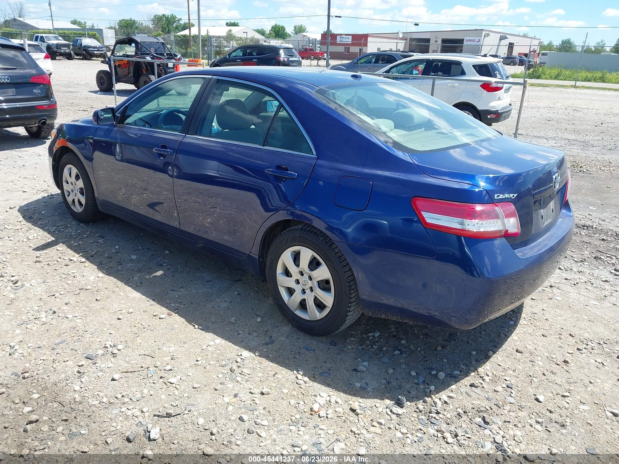 2011 Toyota Camry Le Blue vin: 4T1BF3EK7BU734998