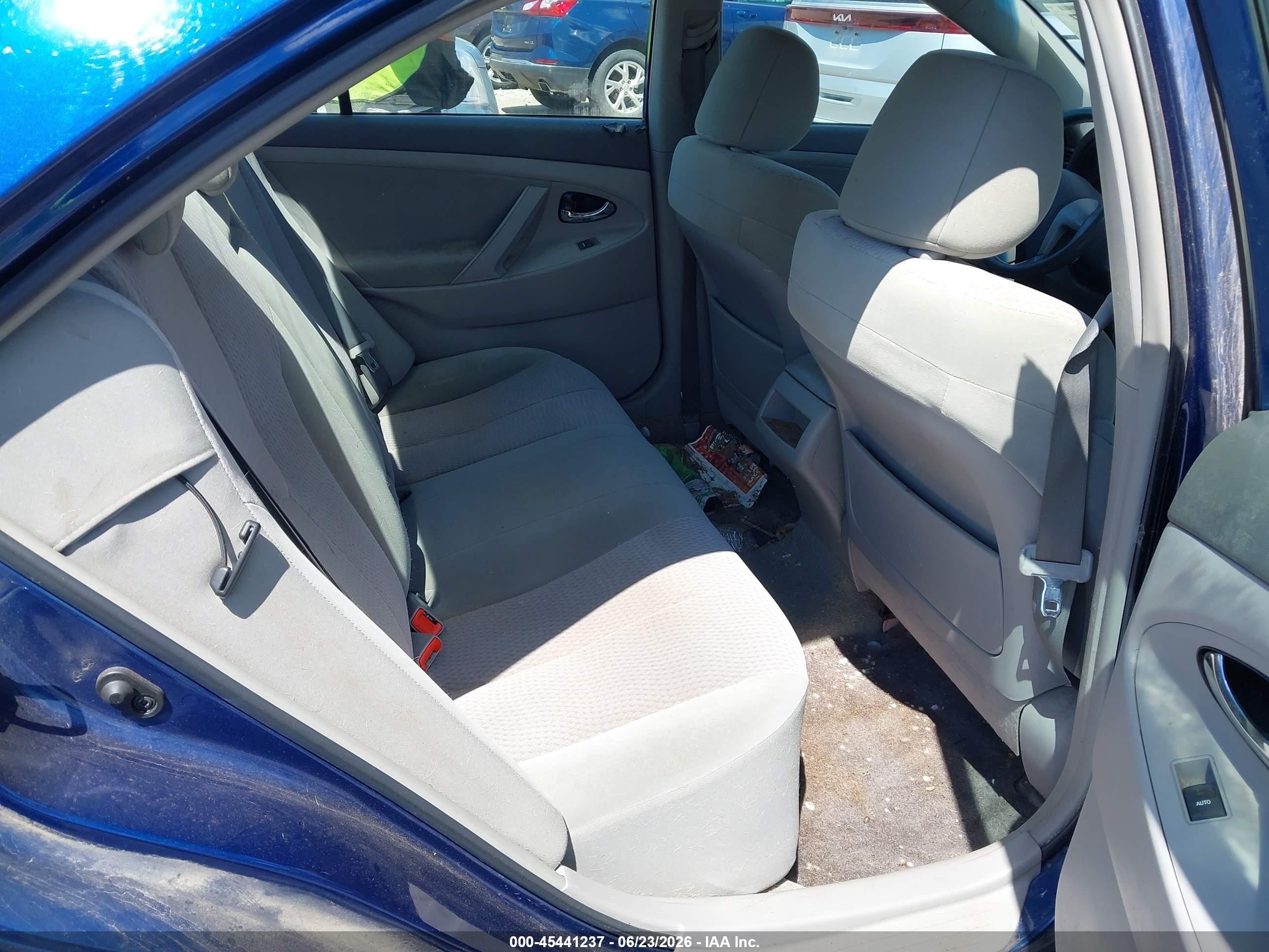 2011 Toyota Camry Le Blue vin: 4T1BF3EK7BU734998
