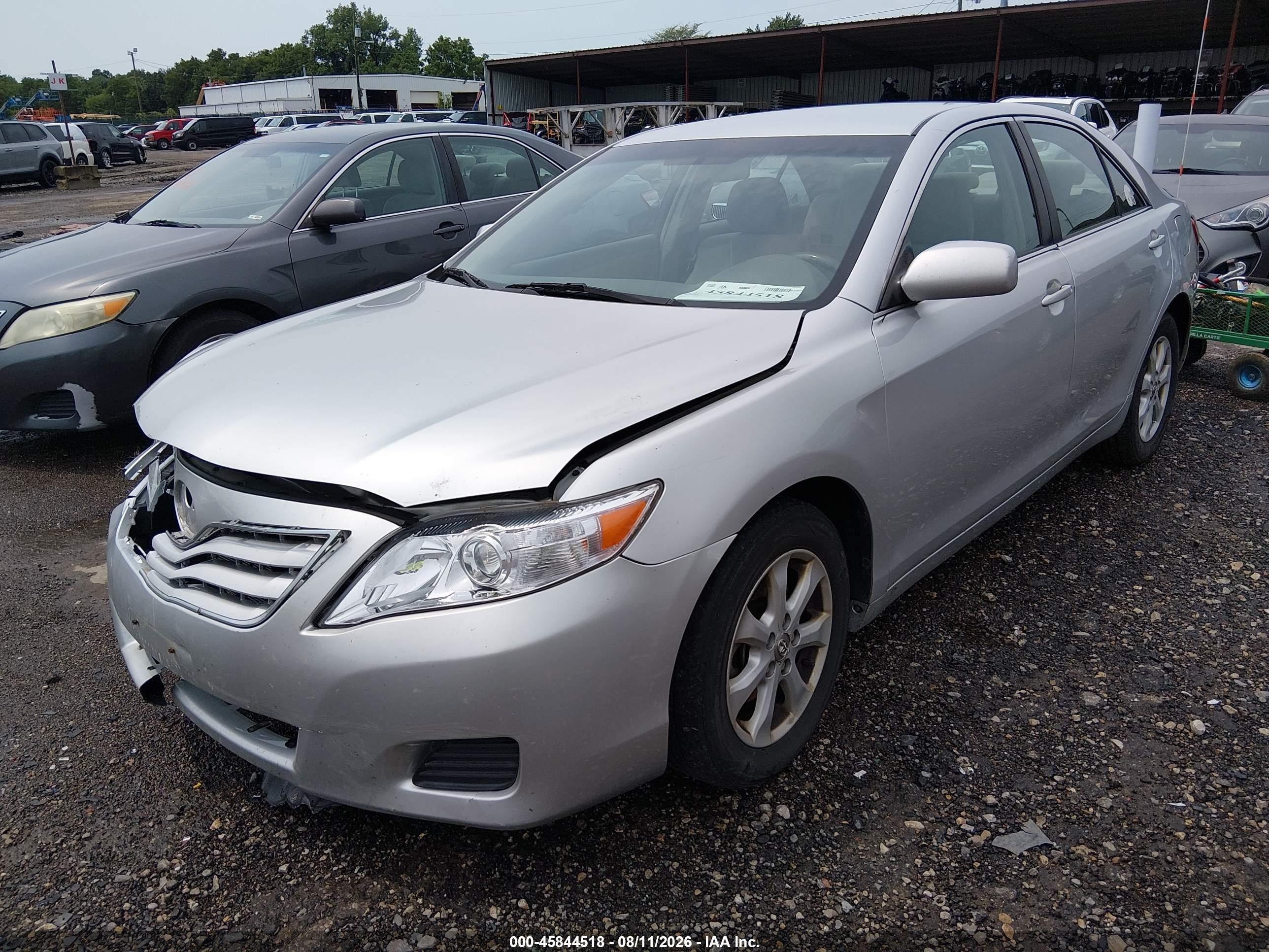 2011 Toyota Camry Le Серебряный vin: 4T1BF3EK7BU737612