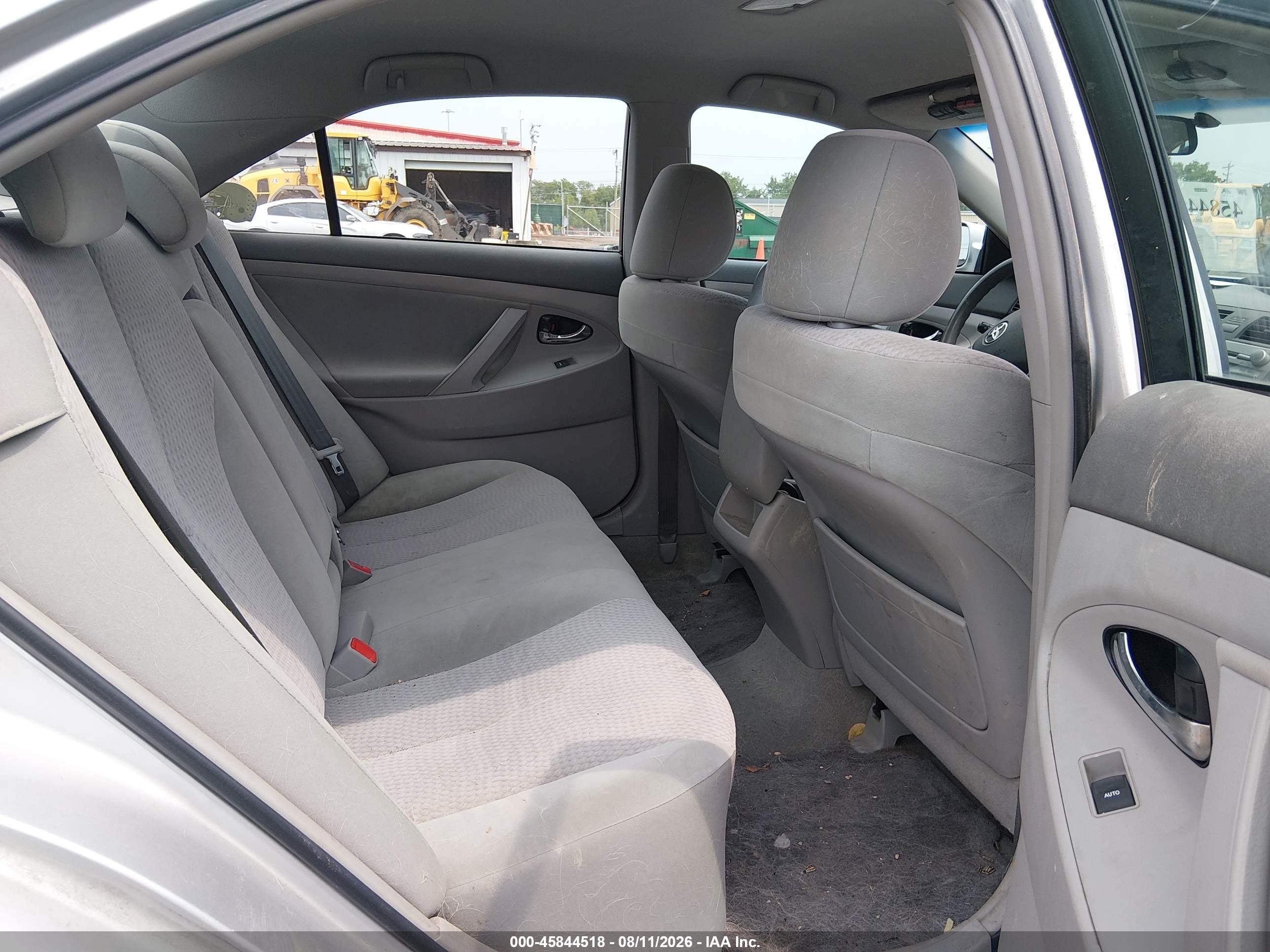 2011 Toyota Camry Le Серебряный vin: 4T1BF3EK7BU737612