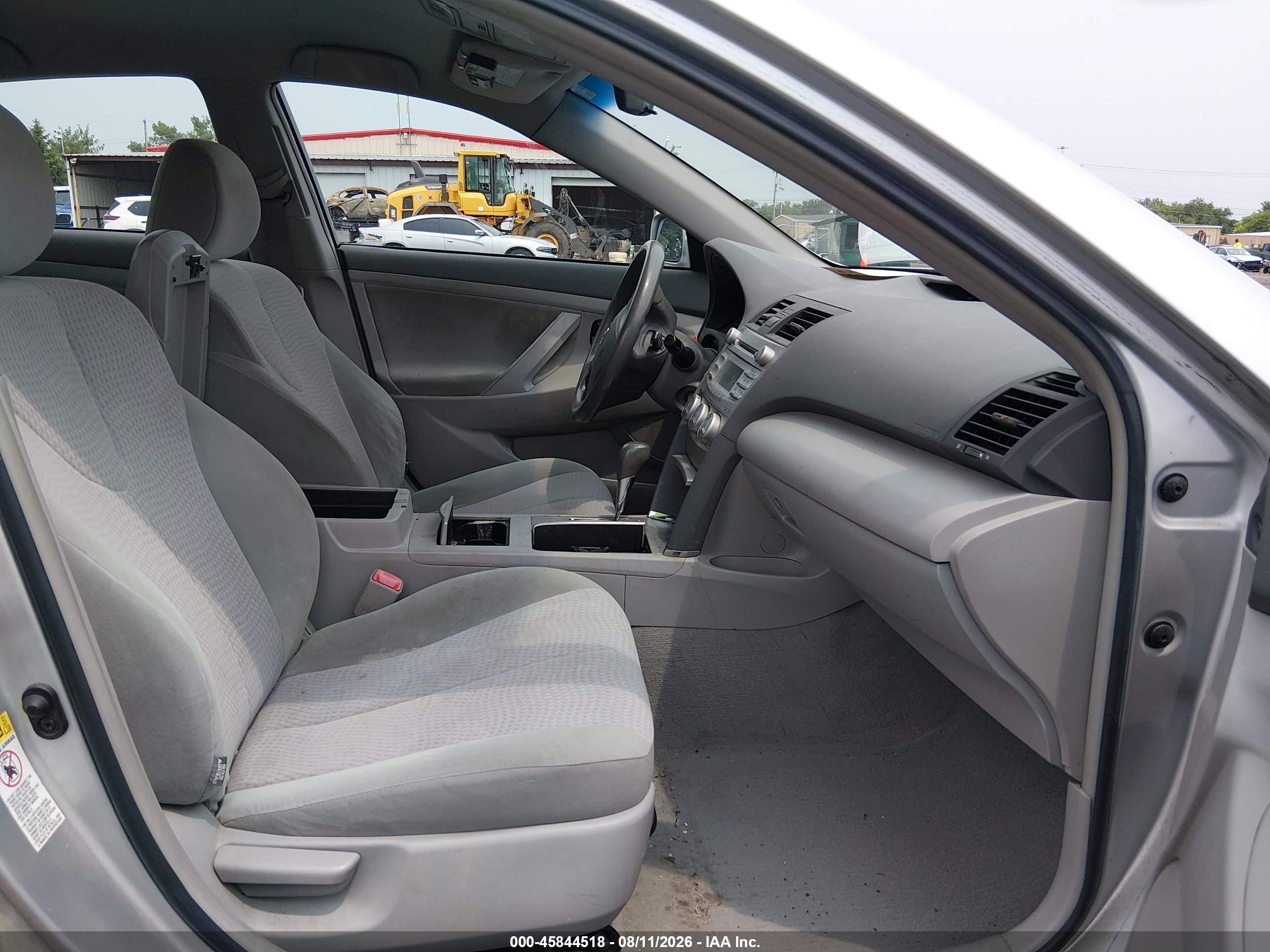 2011 Toyota Camry Le Серебряный vin: 4T1BF3EK7BU737612