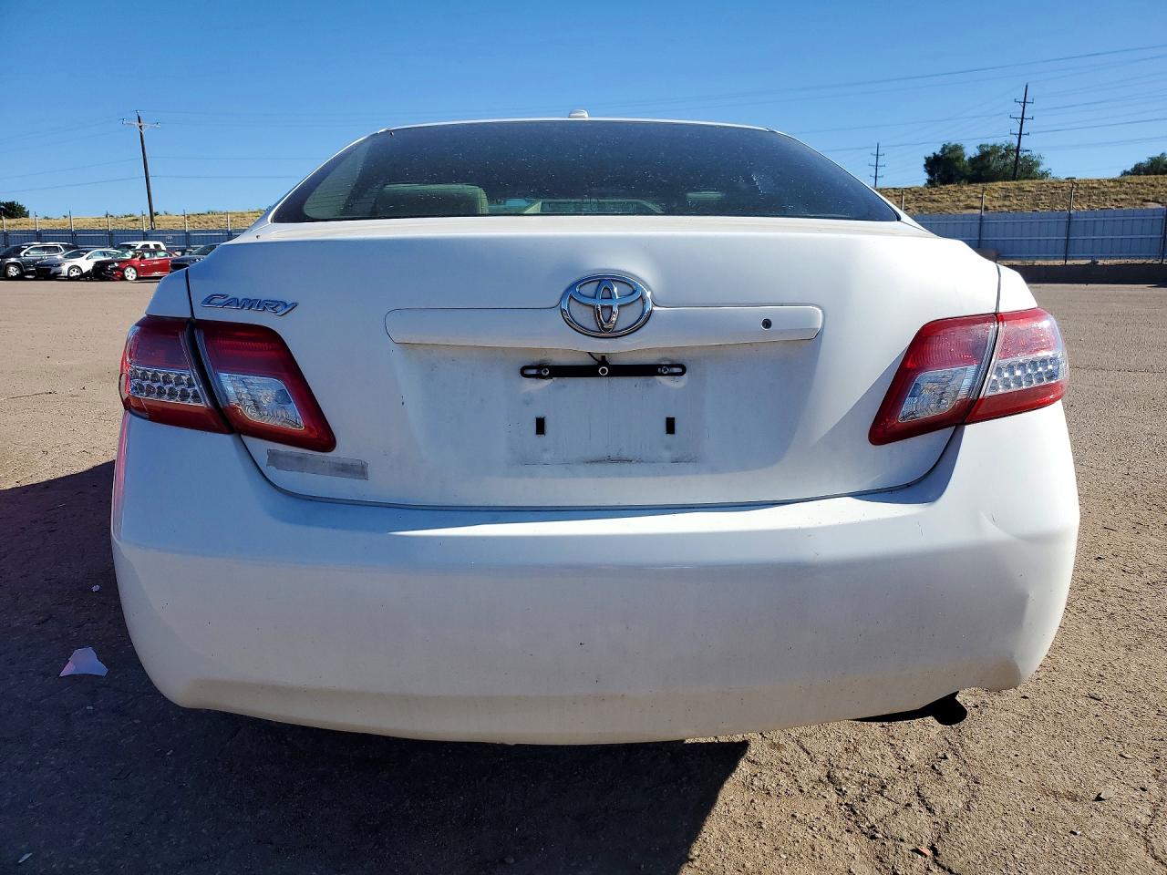 2011 Toyota Camry Base White vin: 4T1BF3EK7BU747654