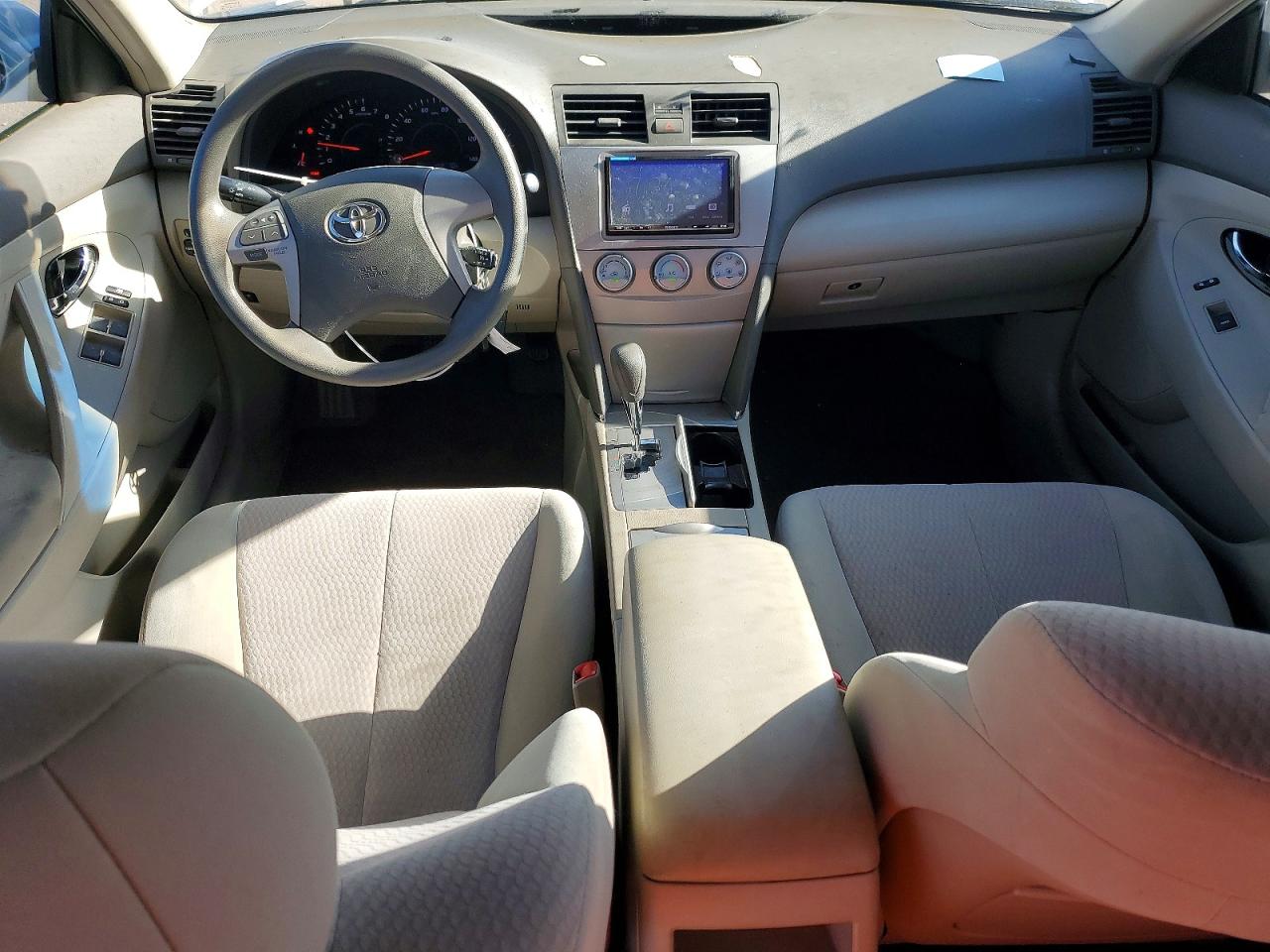 2011 Toyota Camry Base White vin: 4T1BF3EK7BU747654