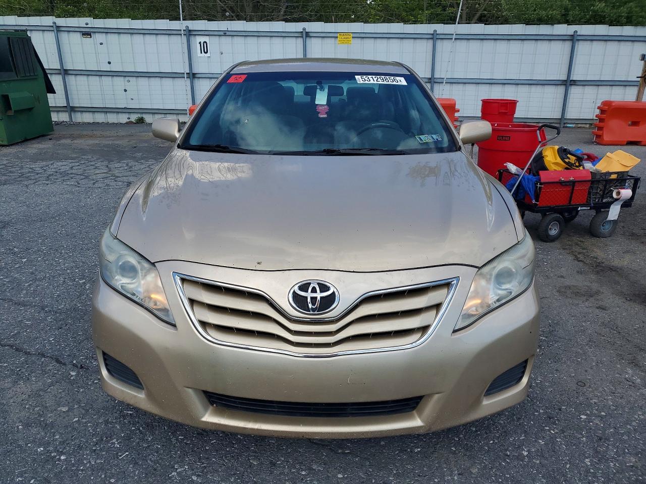 2011 Toyota Camry Le Gold vin: 4T1BF3EK7BU753051