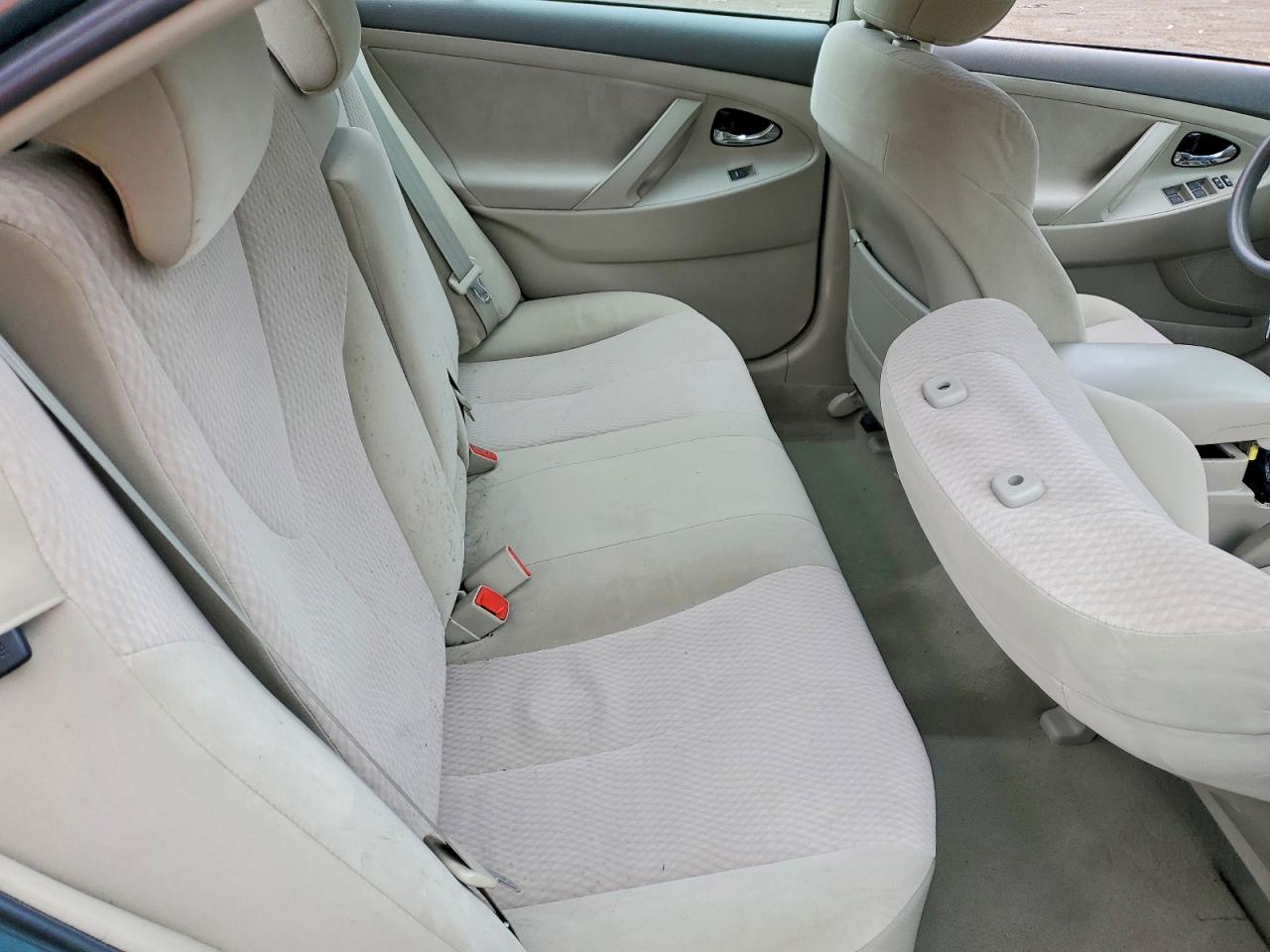 2011 Toyota Camry Le Green vin: 4T1BF3EK7BU753132