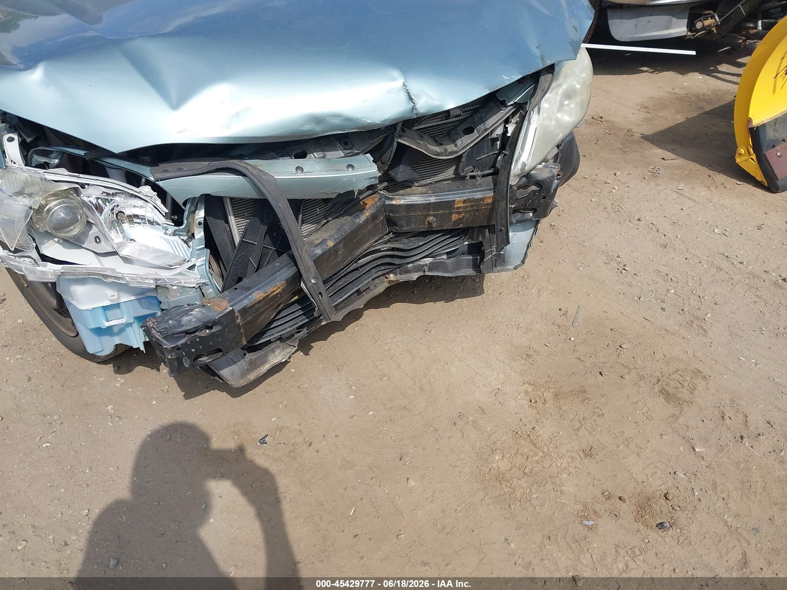 2011 Toyota Camry Le Green vin: 4T1BF3EK7BU767080