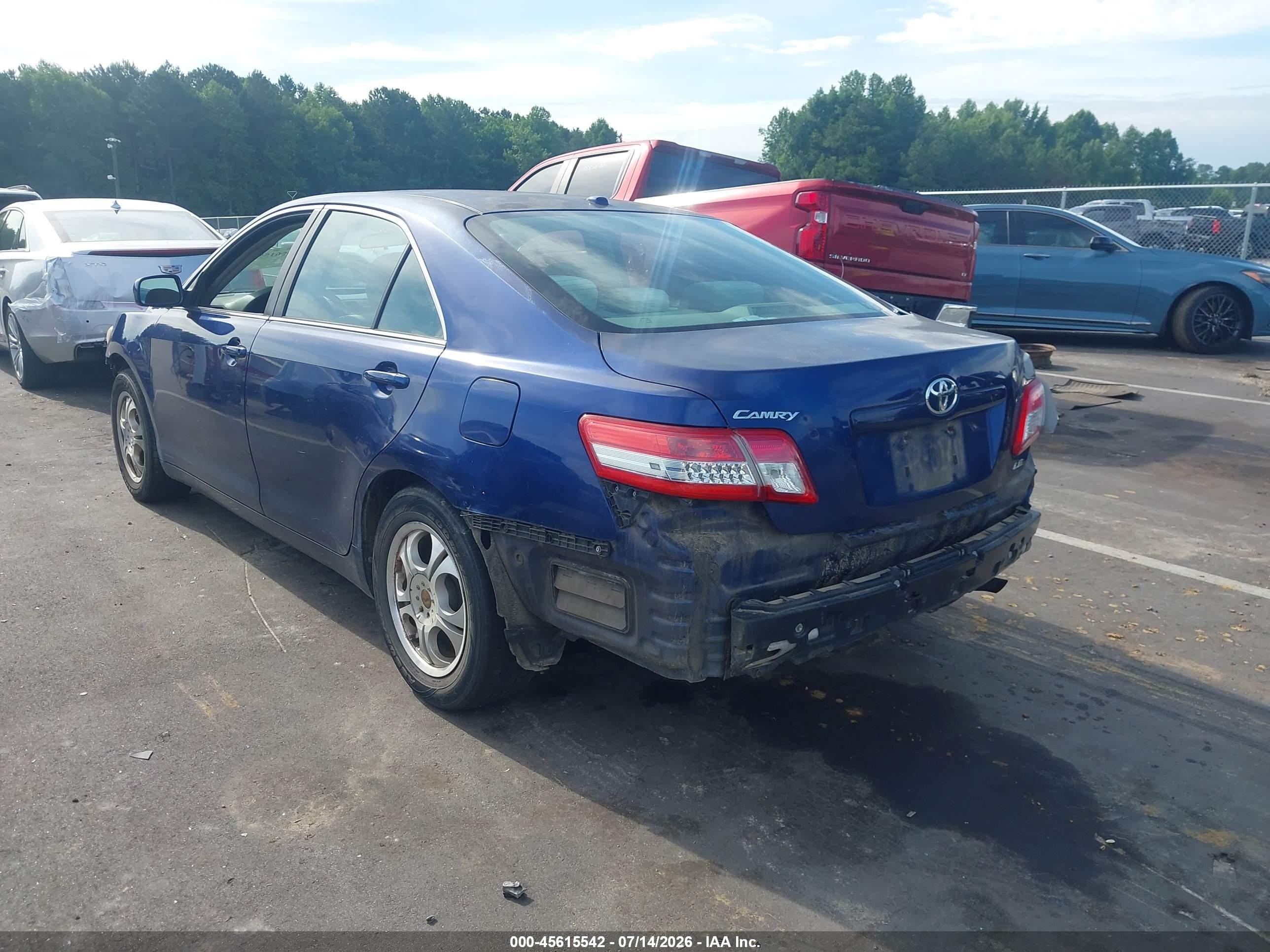 2011 Toyota Camry Le Blue vin: 4T1BF3EK7BU767421