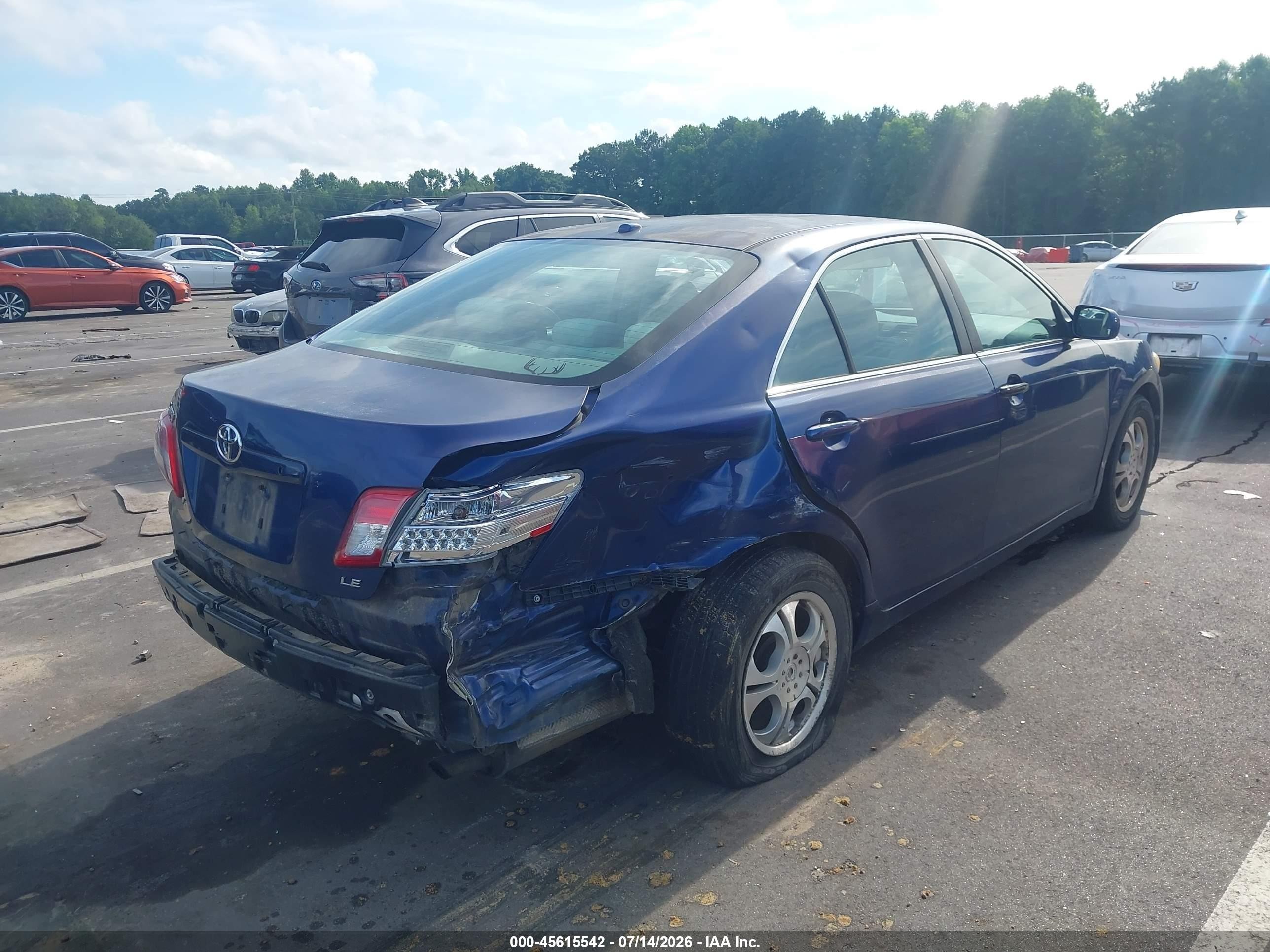 2011 Toyota Camry Le Blue vin: 4T1BF3EK7BU767421