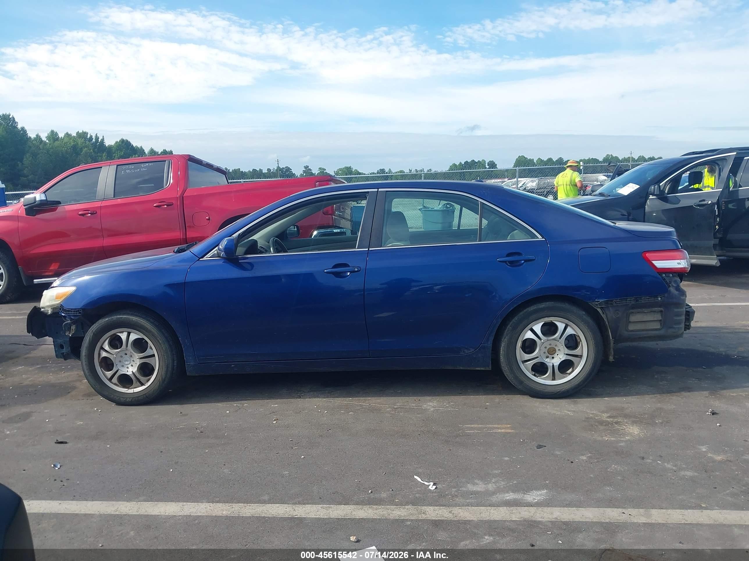 2011 Toyota Camry Le Blue vin: 4T1BF3EK7BU767421