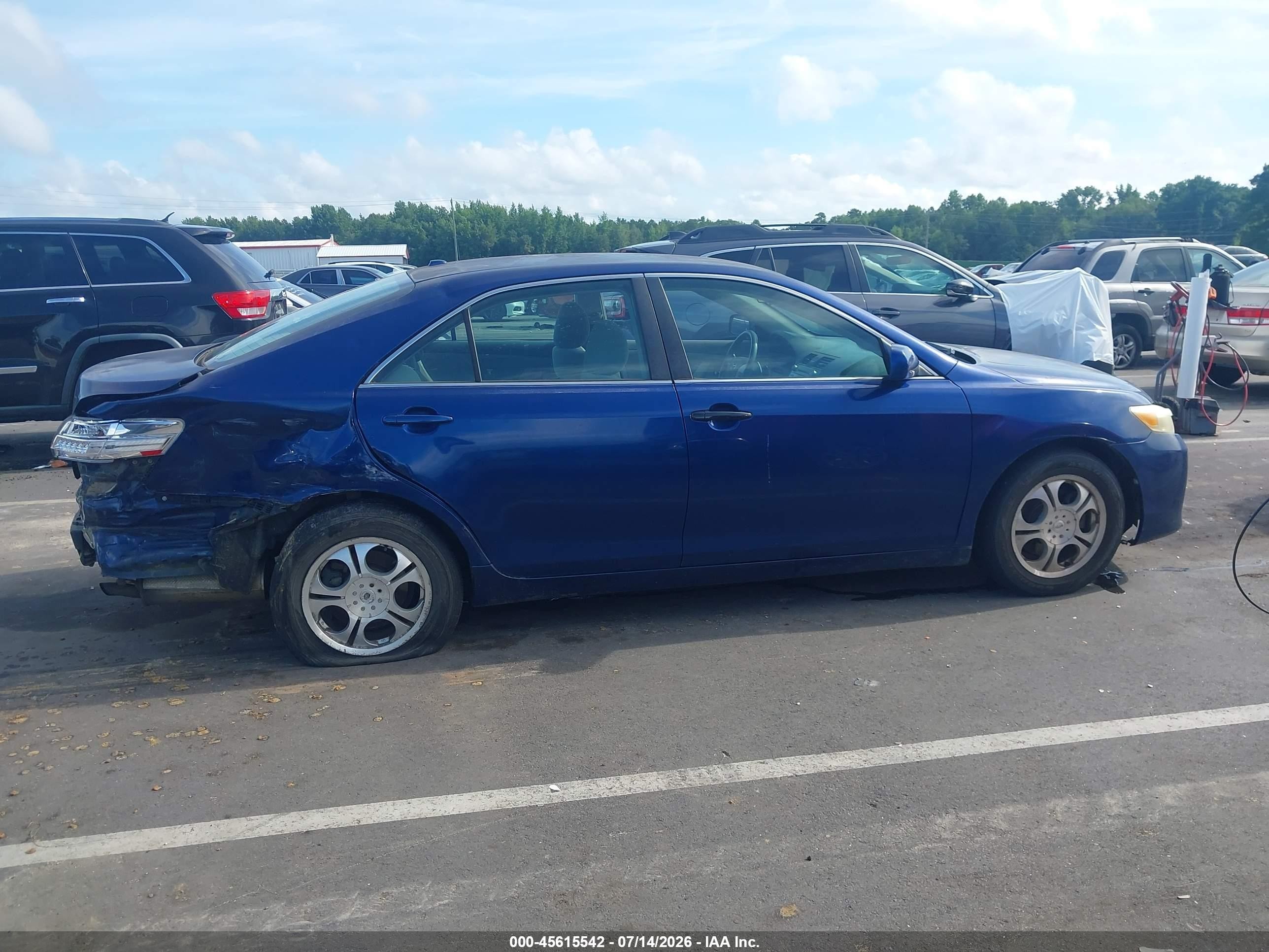 2011 Toyota Camry Le Blue vin: 4T1BF3EK7BU767421