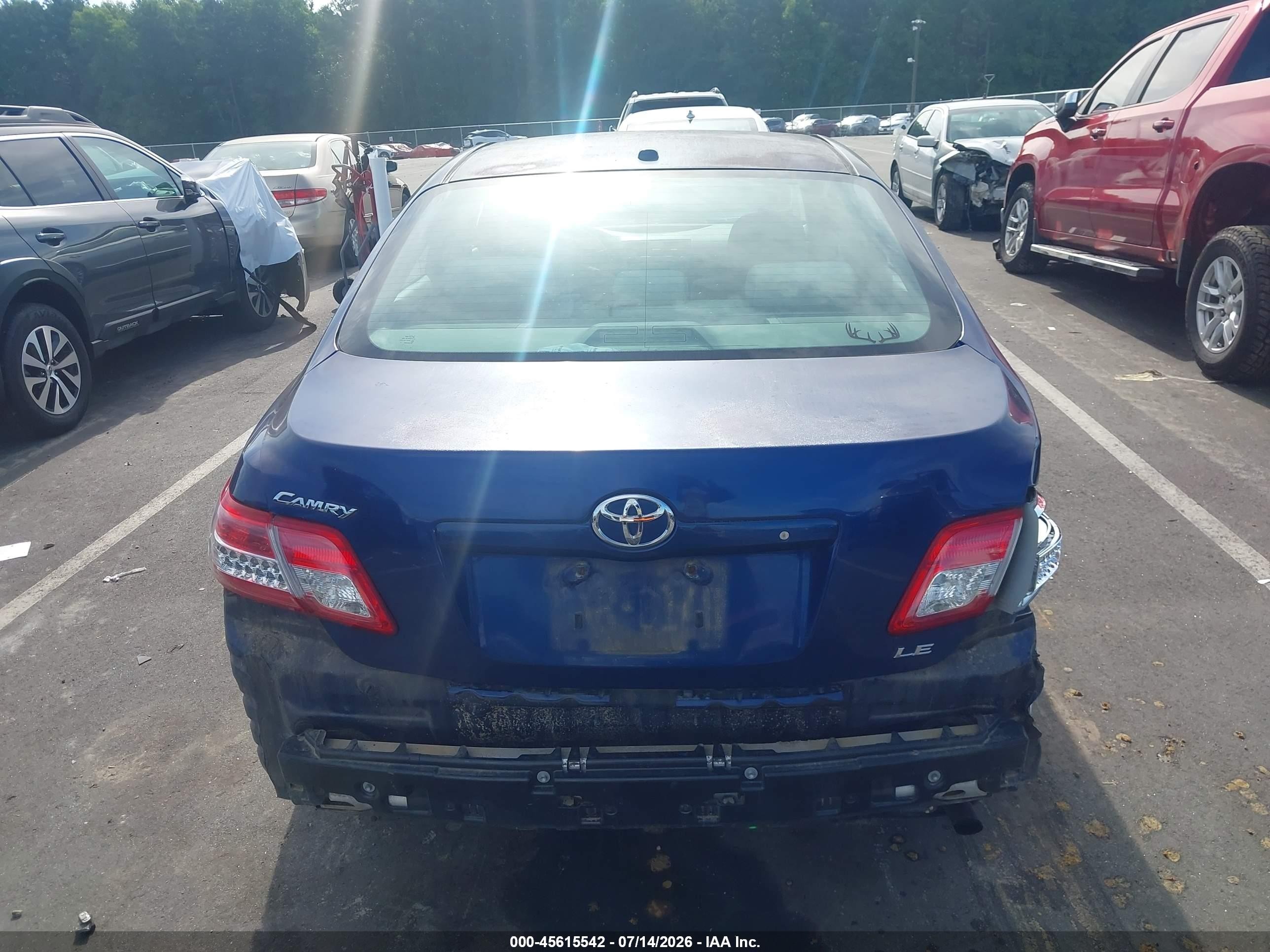 2011 Toyota Camry Le Blue vin: 4T1BF3EK7BU767421