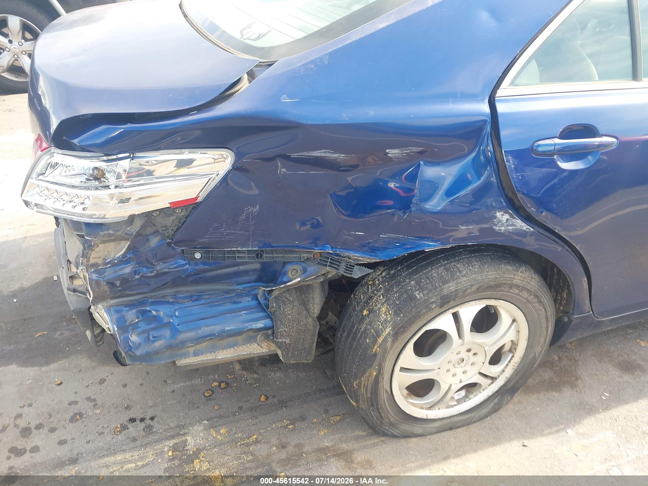 2011 Toyota Camry Le Blue vin: 4T1BF3EK7BU767421