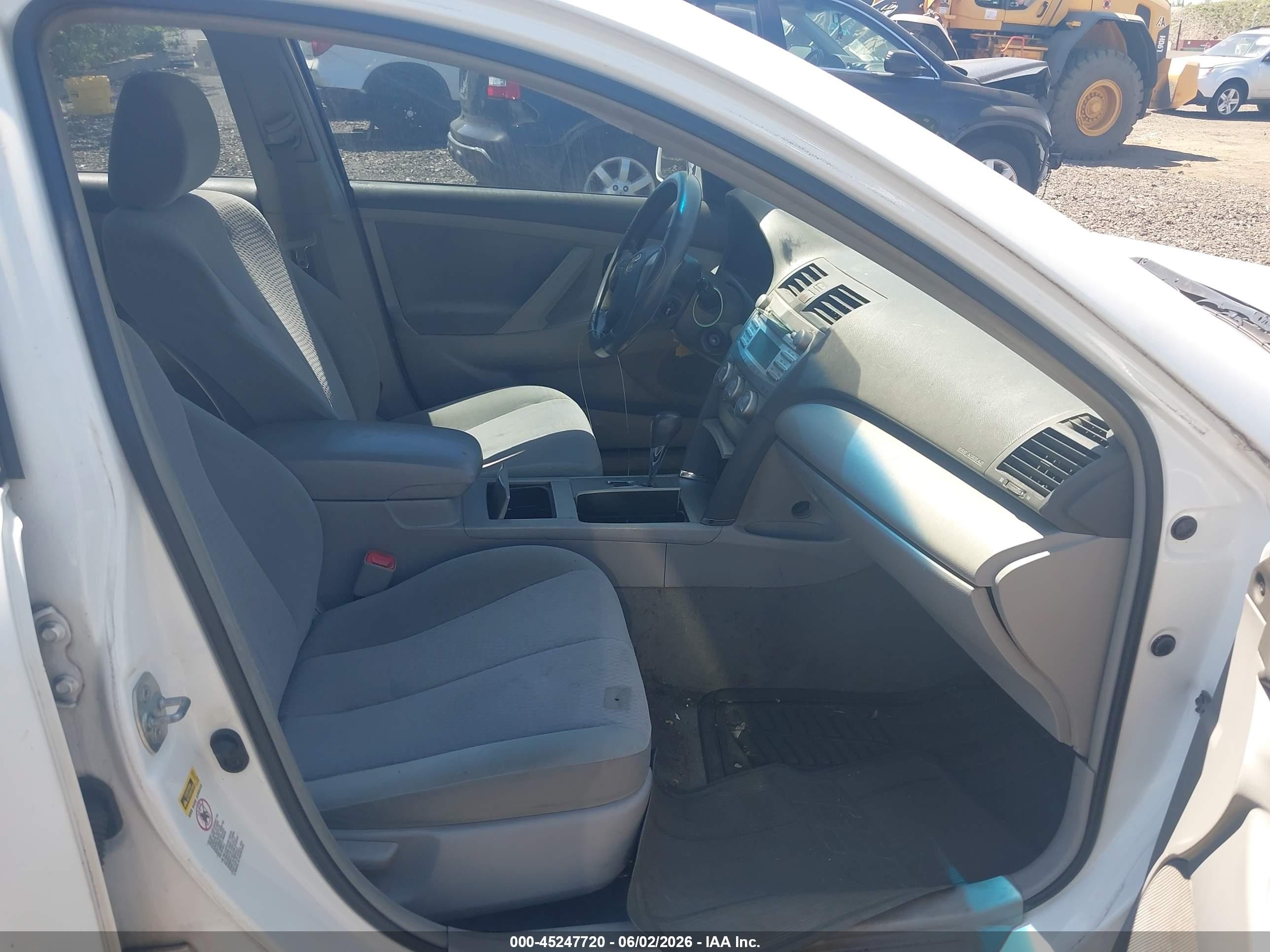 2011 Toyota Camry Le White vin: 4T1BF3EK7BU774997