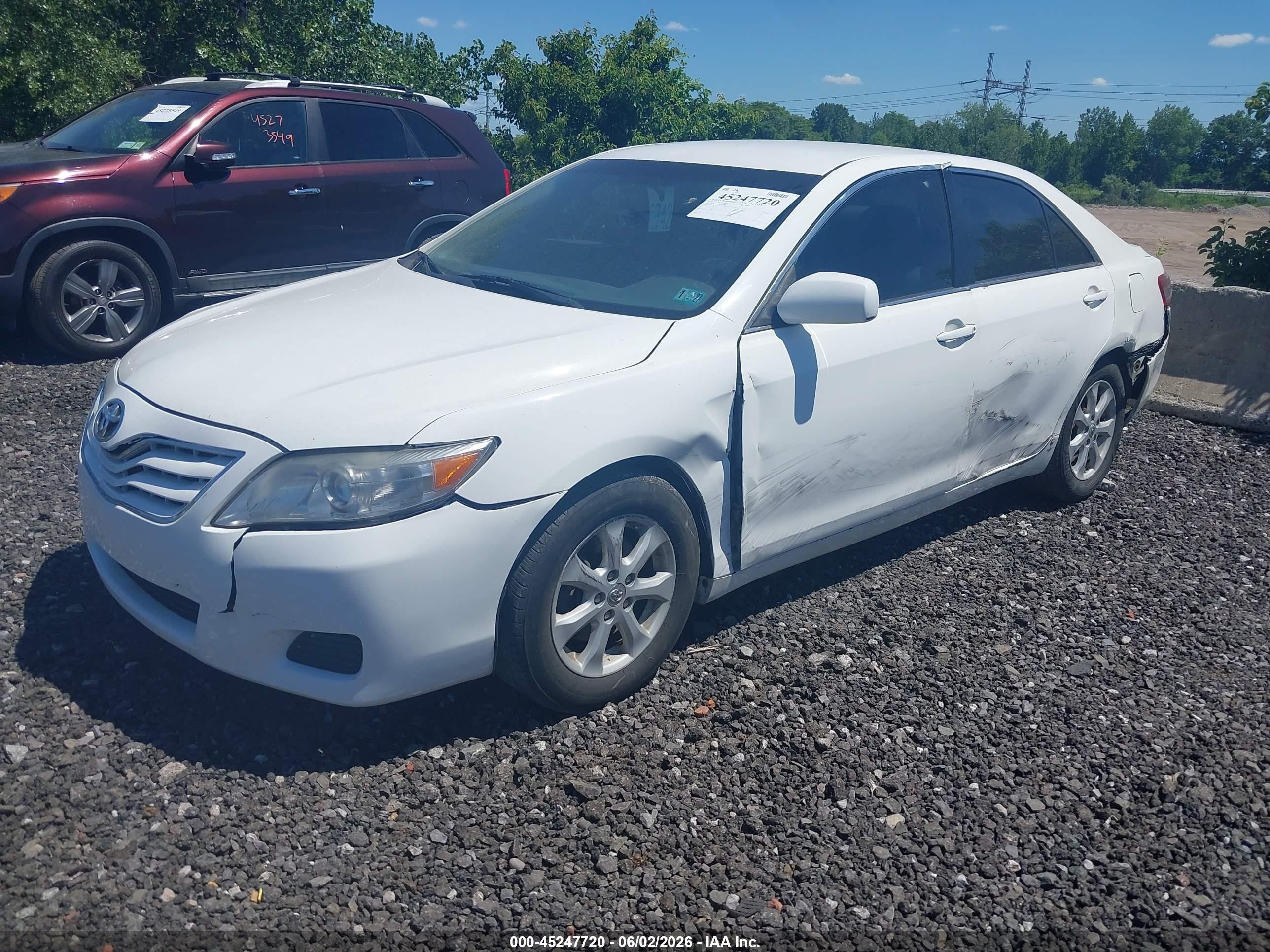 2011 Toyota Camry Le White vin: 4T1BF3EK7BU774997