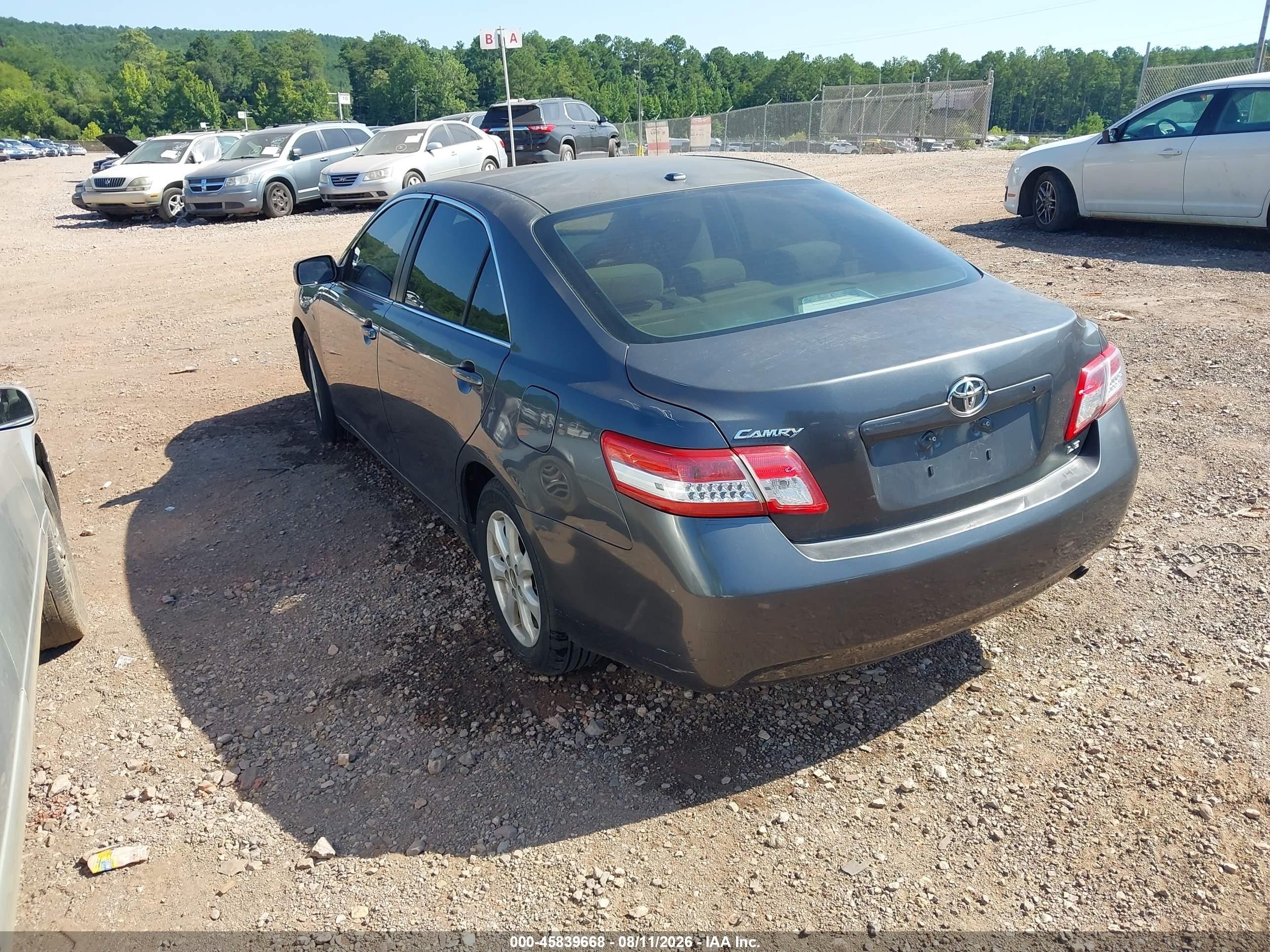 2011 Toyota Camry Le Gray vin: 4T1BF3EK7BU776880