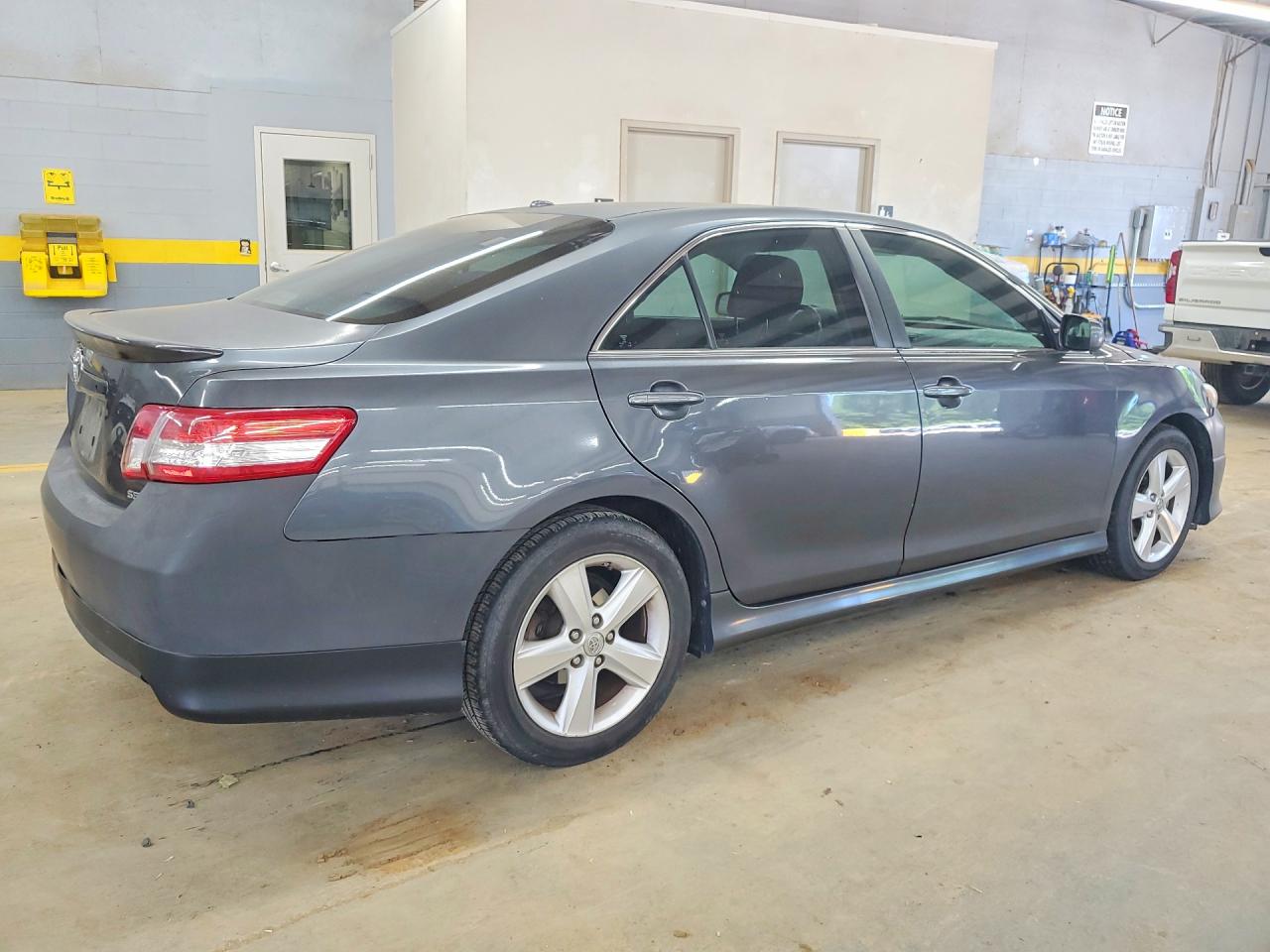 2010 Toyota Camry Se Gray vin: 4T1BF3EK8AU005939