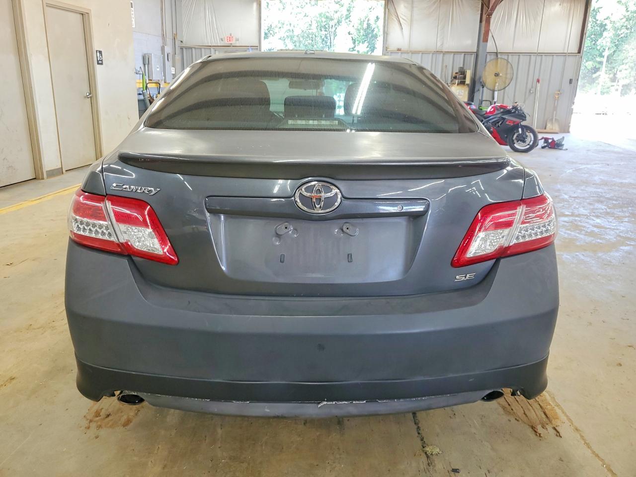 2010 Toyota Camry Se Gray vin: 4T1BF3EK8AU005939