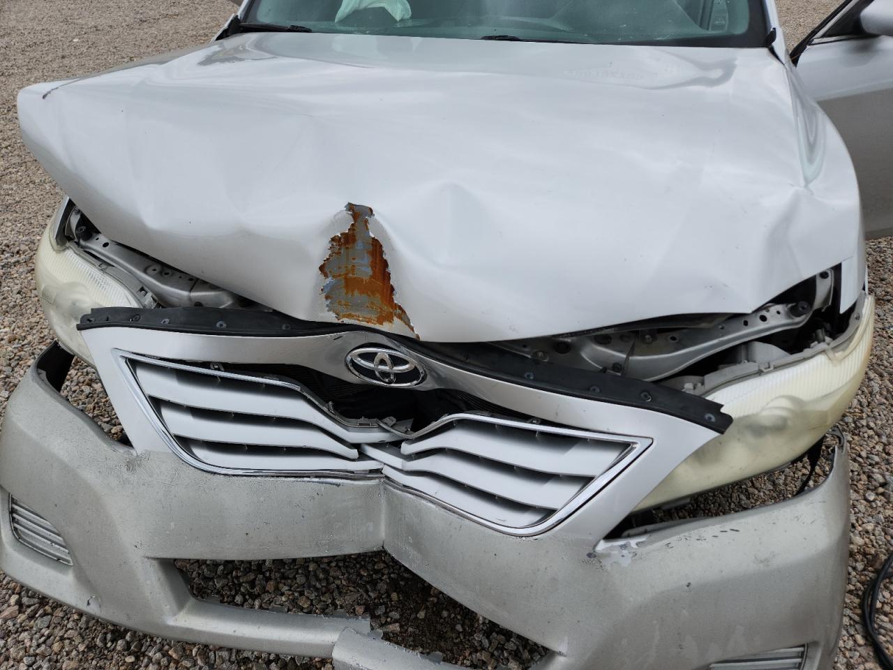 2010 Toyota Camrey Silver vin: 4T1BF3EK8AU018190