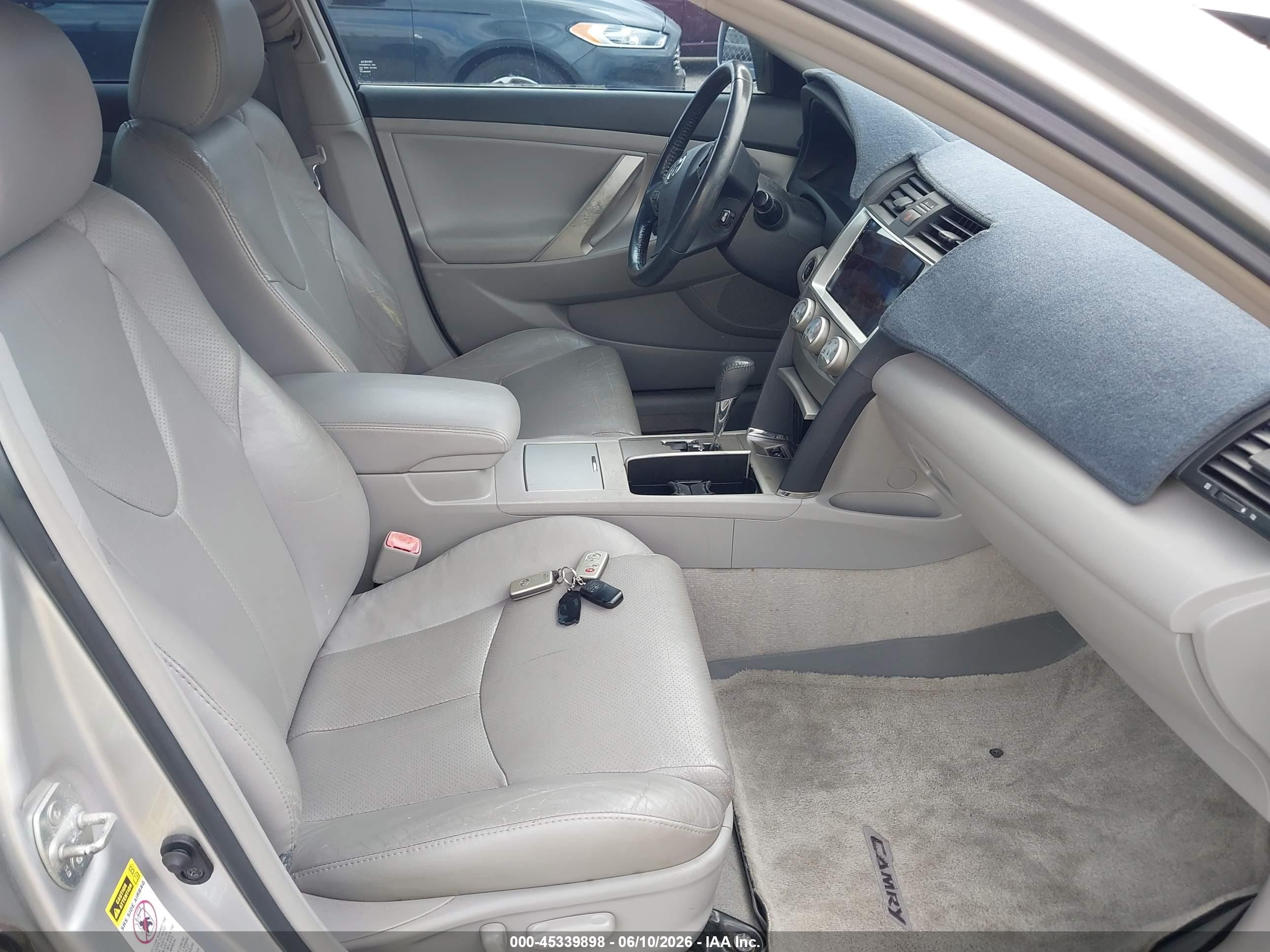 2010 Toyota Camry Se Silver vin: 4T1BF3EK8AU019646