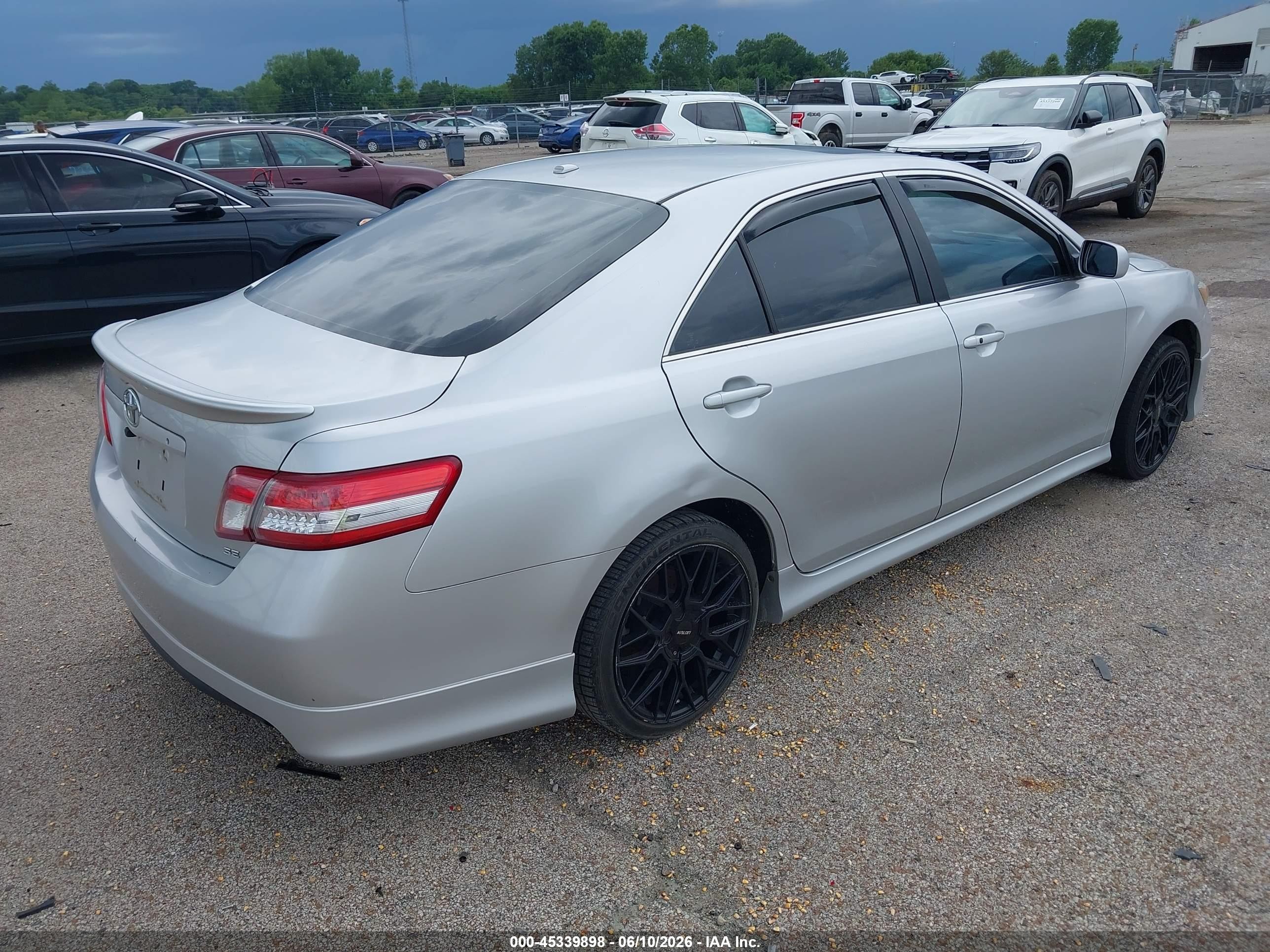 2010 Toyota Camry Se Silver vin: 4T1BF3EK8AU019646