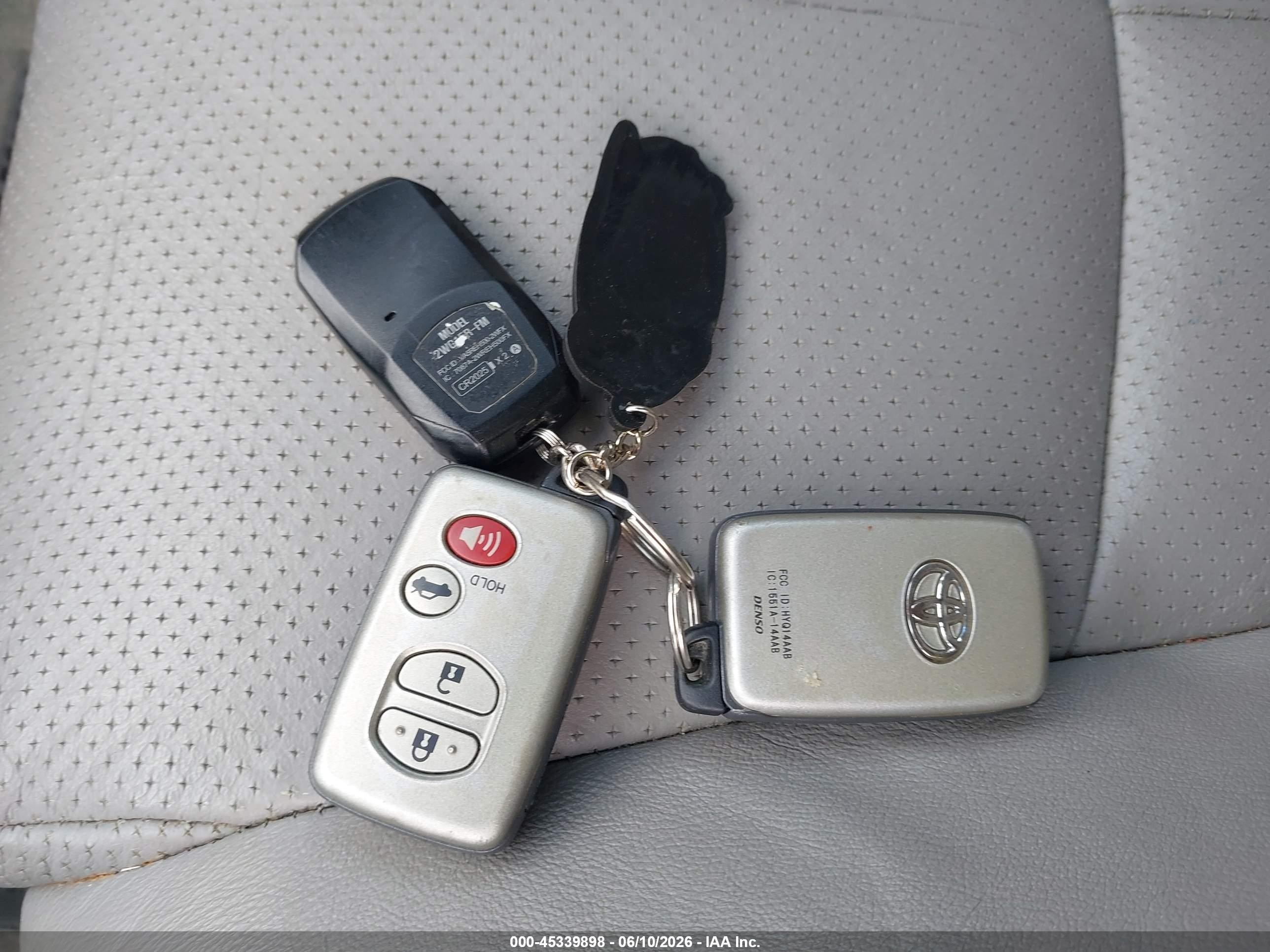 2010 Toyota Camry Se Silver vin: 4T1BF3EK8AU019646