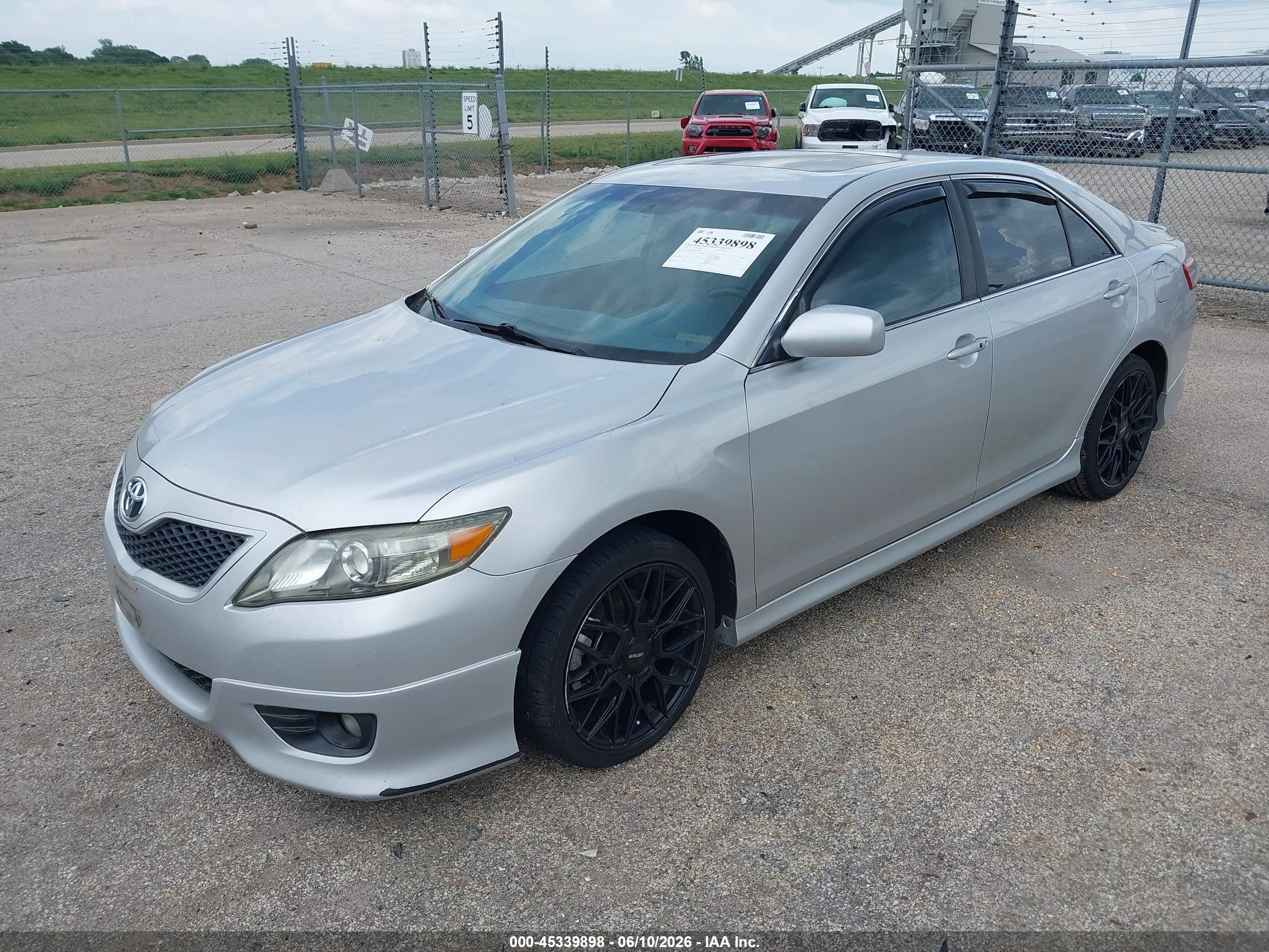 2010 Toyota Camry Se Silver vin: 4T1BF3EK8AU019646