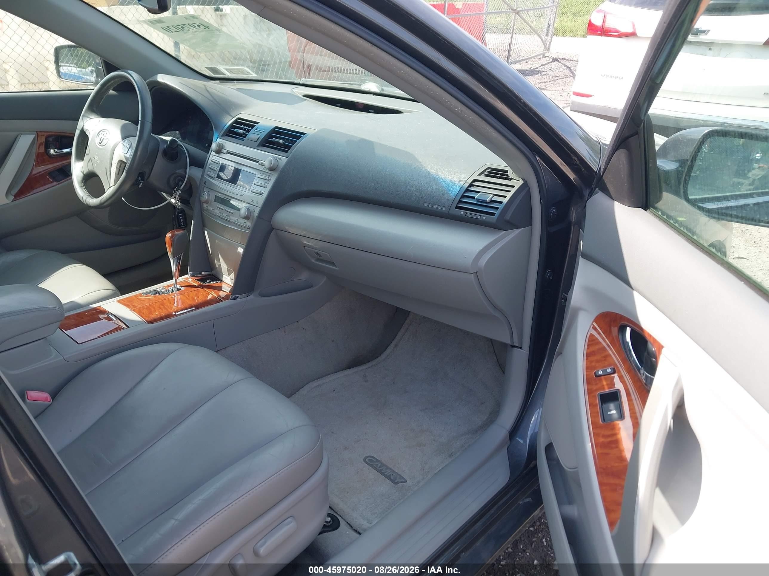 2010 Toyota Camry Xle Серый vin: 4T1BF3EK8AU035930