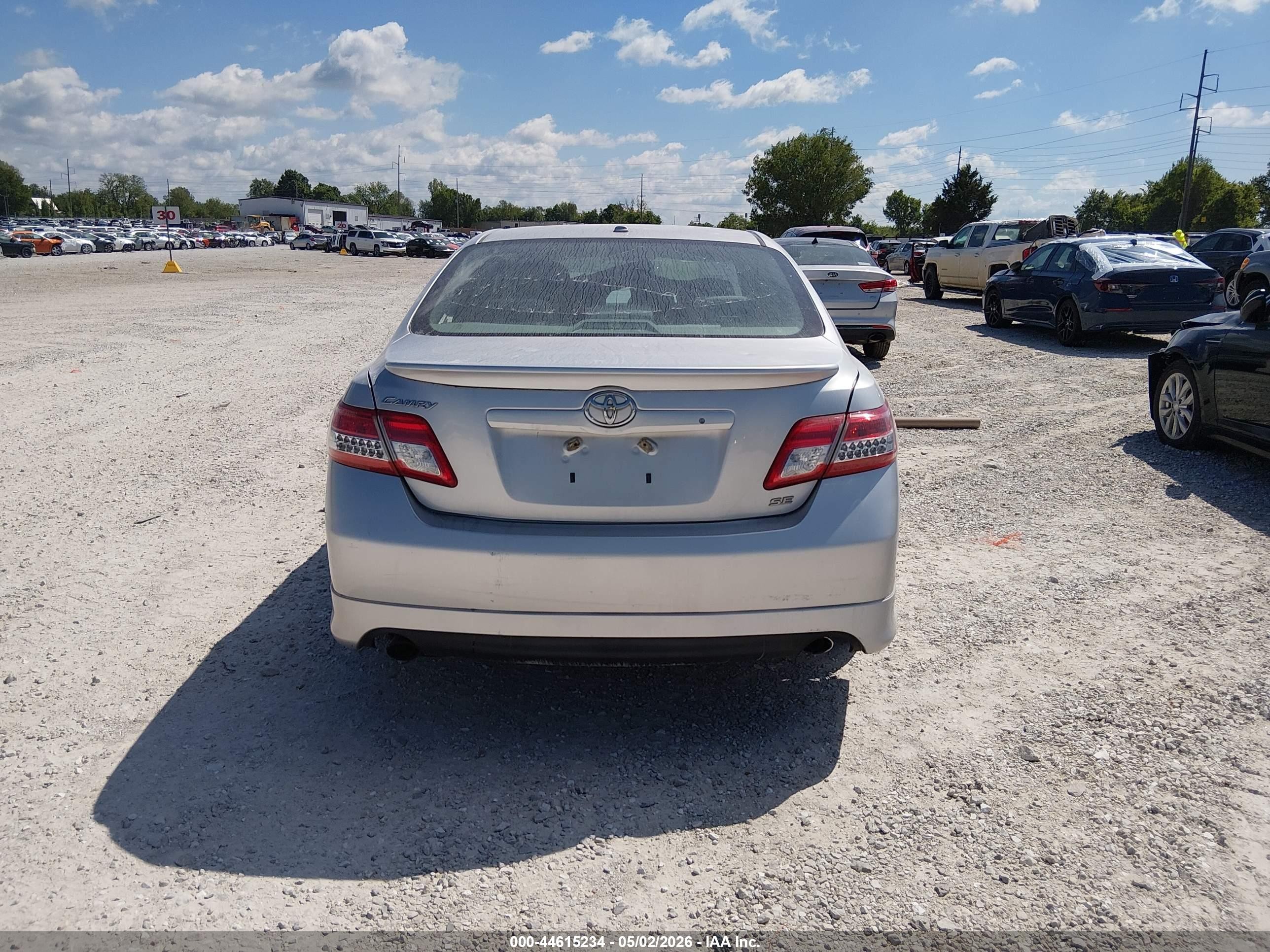 2010 Toyota Camry Se Silver vin: 4T1BF3EK8AU041601