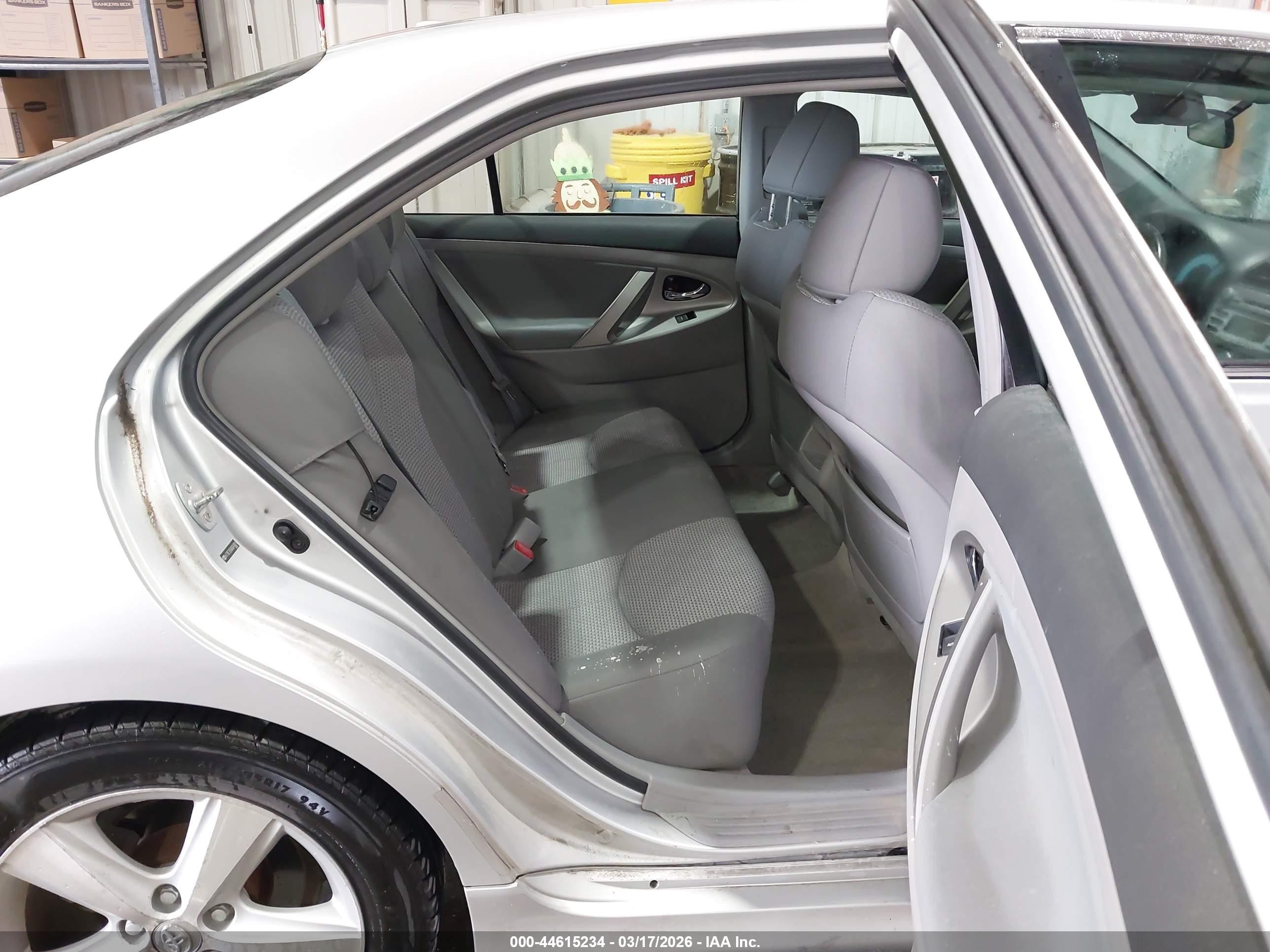 2010 Toyota Camry Se Silver vin: 4T1BF3EK8AU041601