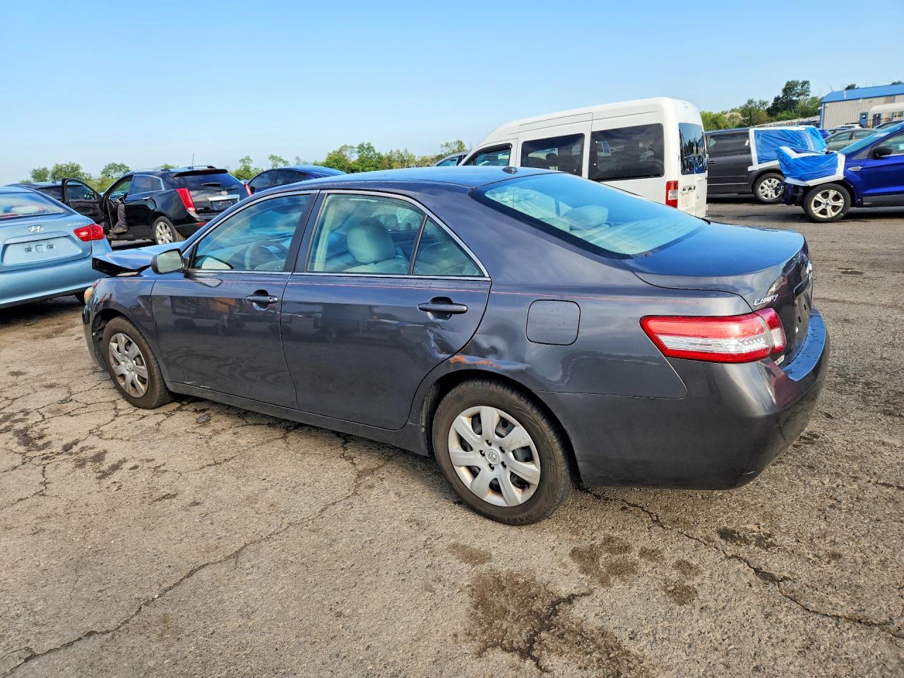2010 Toyota Camry Le Серый vin: 4T1BF3EK8AU045406