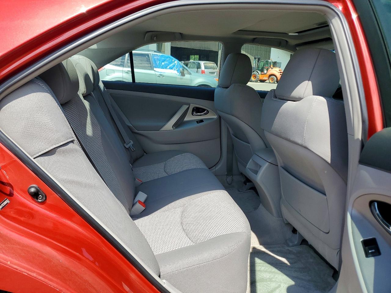2010 Toyota Camry Base Красный vin: 4T1BF3EK8AU050217