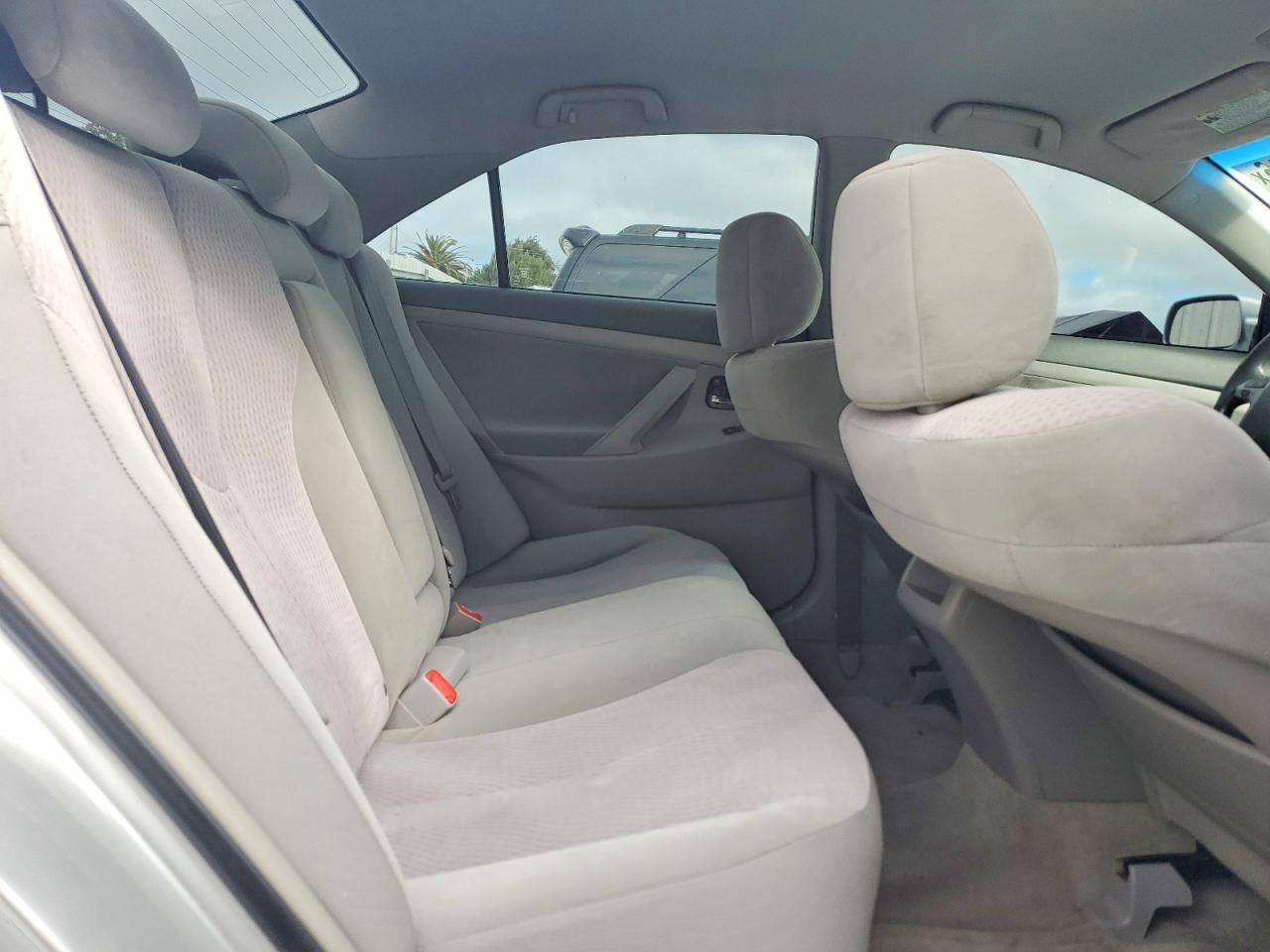 2010 Toyota Camry Le Серебряный vin: 4T1BF3EK8AU050654