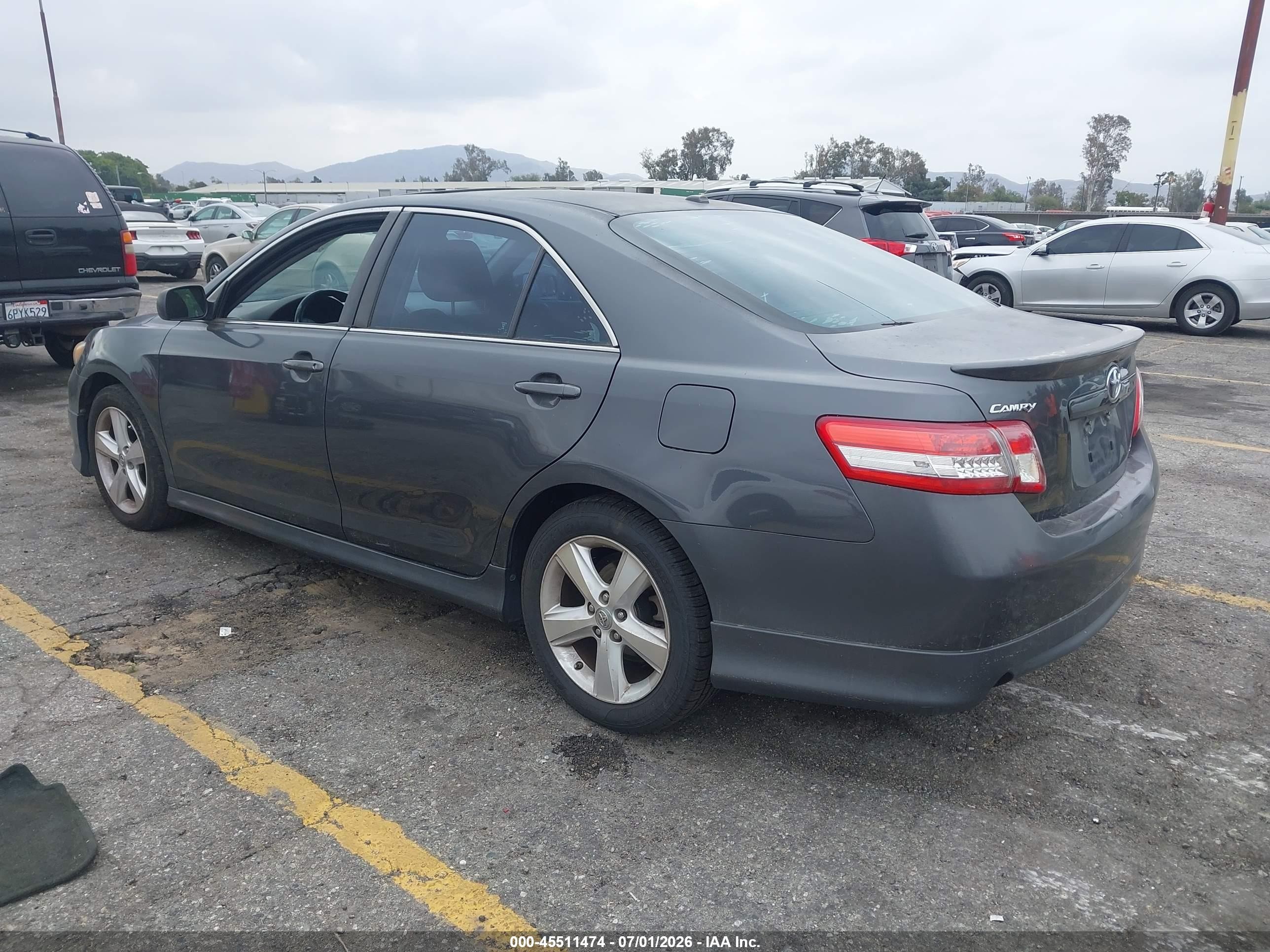 2010 Toyota Camry Se Gray vin: 4T1BF3EK8AU060147