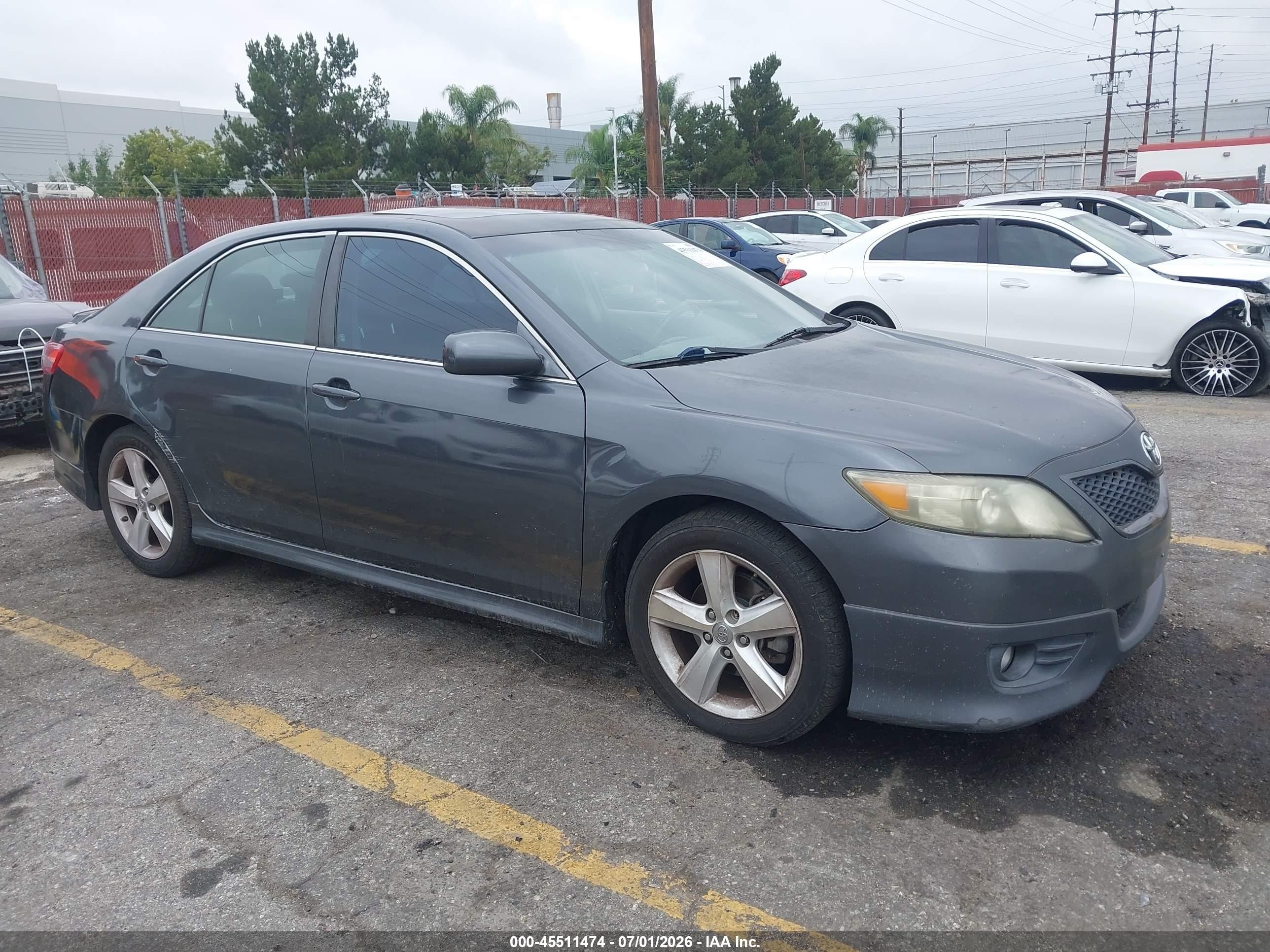 2010 Toyota Camry Se Gray vin: 4T1BF3EK8AU060147
