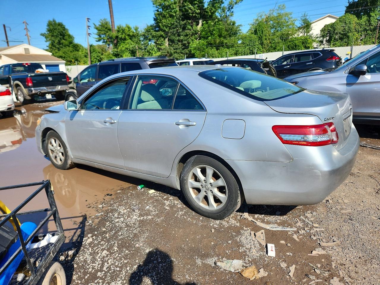 2010 Toyota Camry Le Silver vin: 4T1BF3EK8AU069205