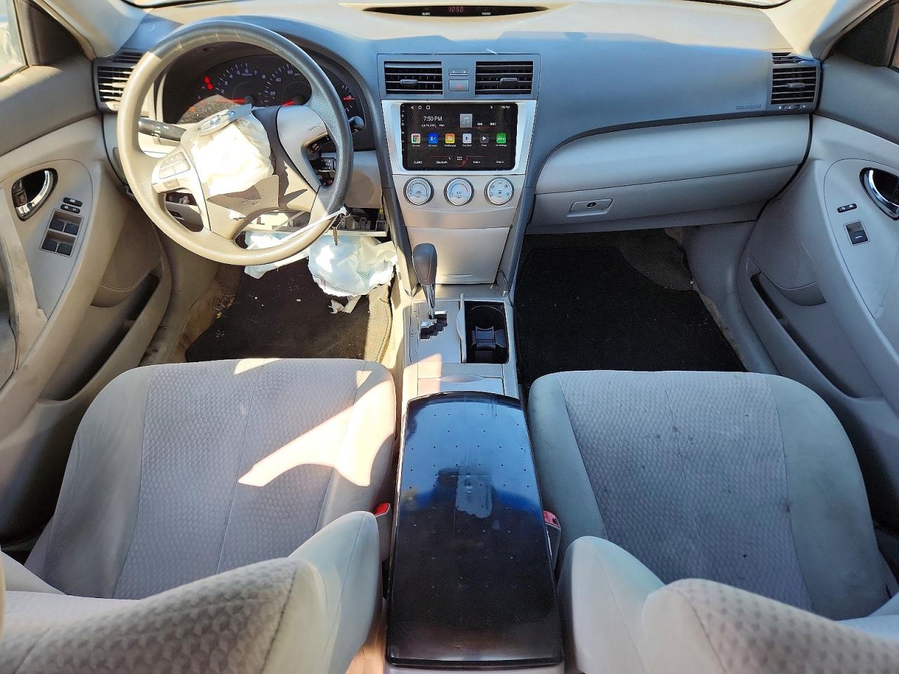 2010 Toyota Camry Le Silver vin: 4T1BF3EK8AU069205