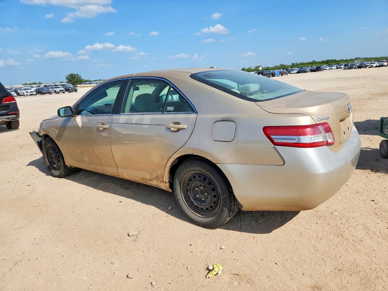 2010 Toyota Camry Le Beige vin: 4T1BF3EK8AU070175