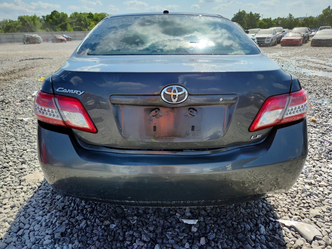 2010 Toyota Camry Le Gray vin: 4T1BF3EK8AU076963