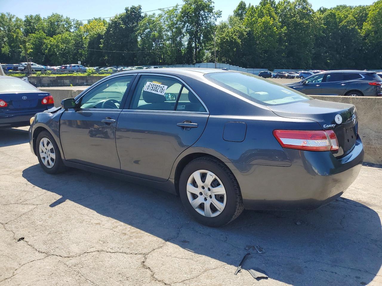 2010 Toyota Camry Le Gray vin: 4T1BF3EK8AU091401