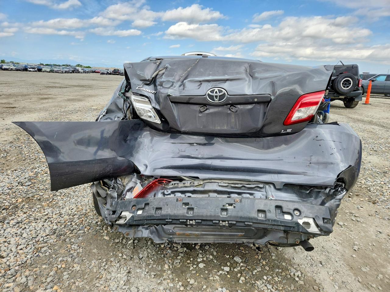 2010 Toyota Camry Le Gray vin: 4T1BF3EK8AU093326