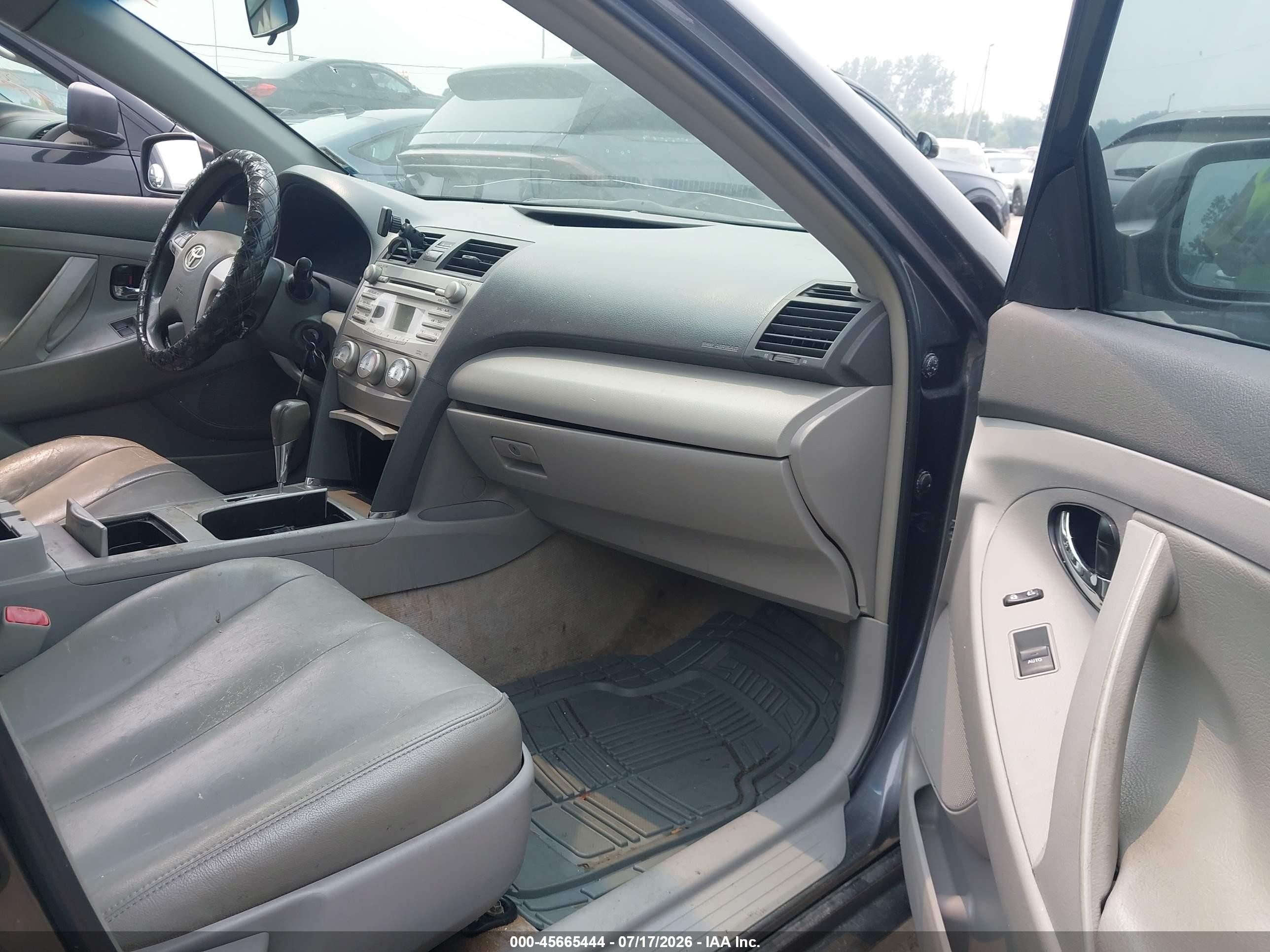 2010 Toyota Camry Le Gray vin: 4T1BF3EK8AU100503