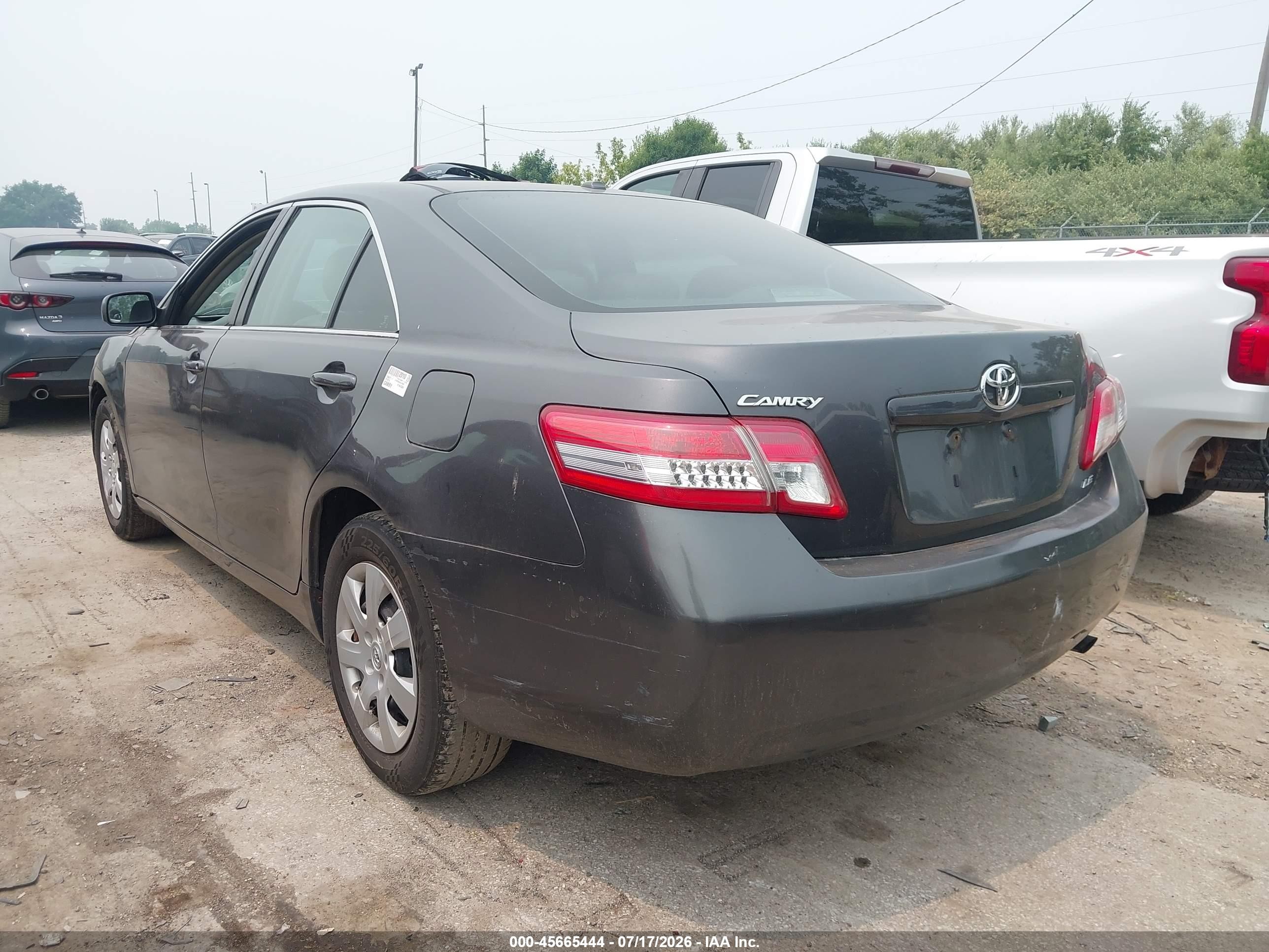 2010 Toyota Camry Le Gray vin: 4T1BF3EK8AU100503