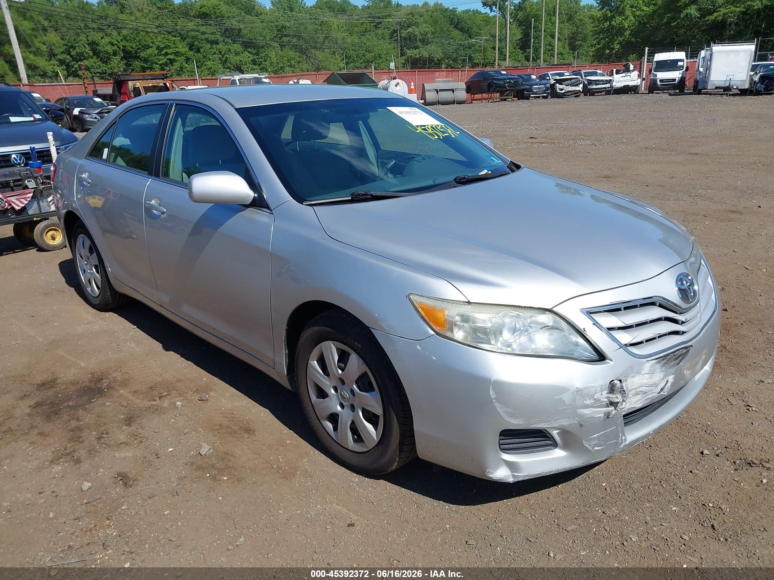 2010 Toyota Camry Le Silver vin: 4T1BF3EK8AU534260