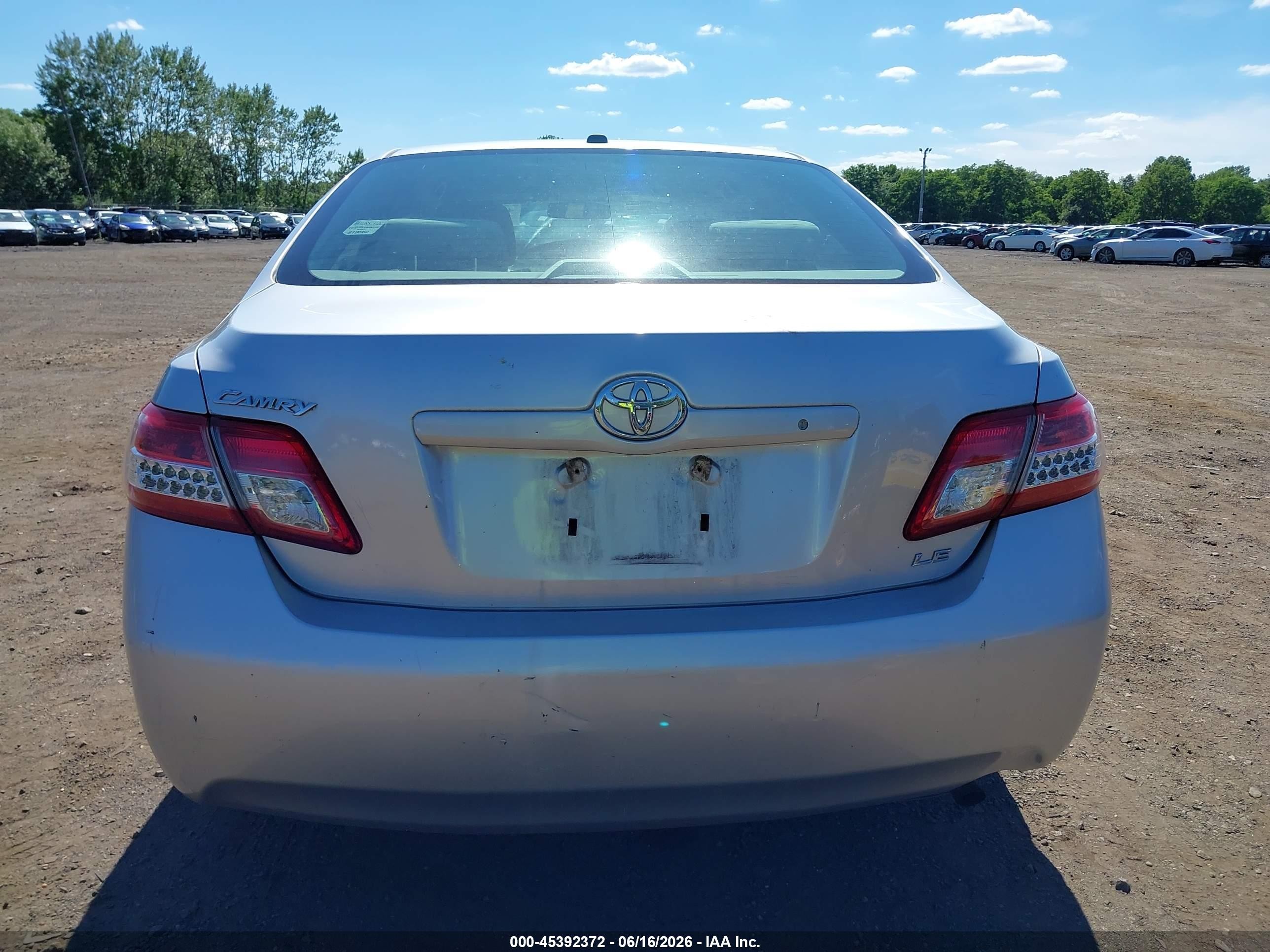2010 Toyota Camry Le Silver vin: 4T1BF3EK8AU534260