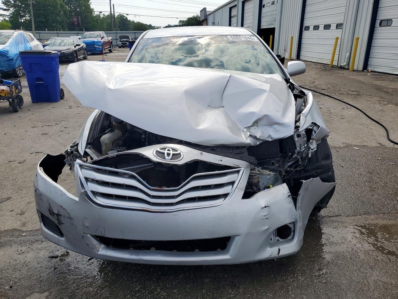 2010 Toyota Camry Le Silver vin: 4T1BF3EK8AU538406