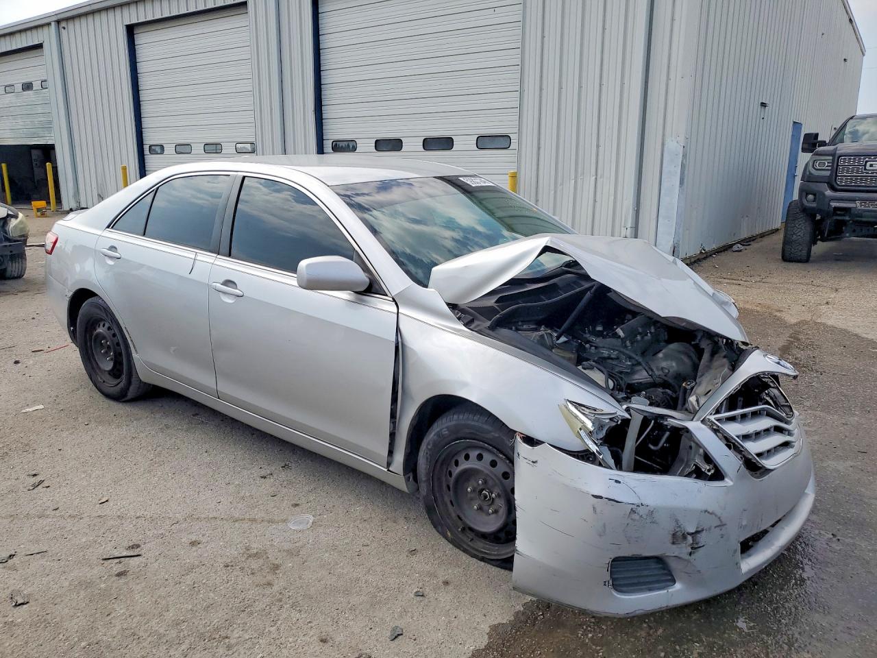 2010 Toyota Camry Le Silver vin: 4T1BF3EK8AU538406