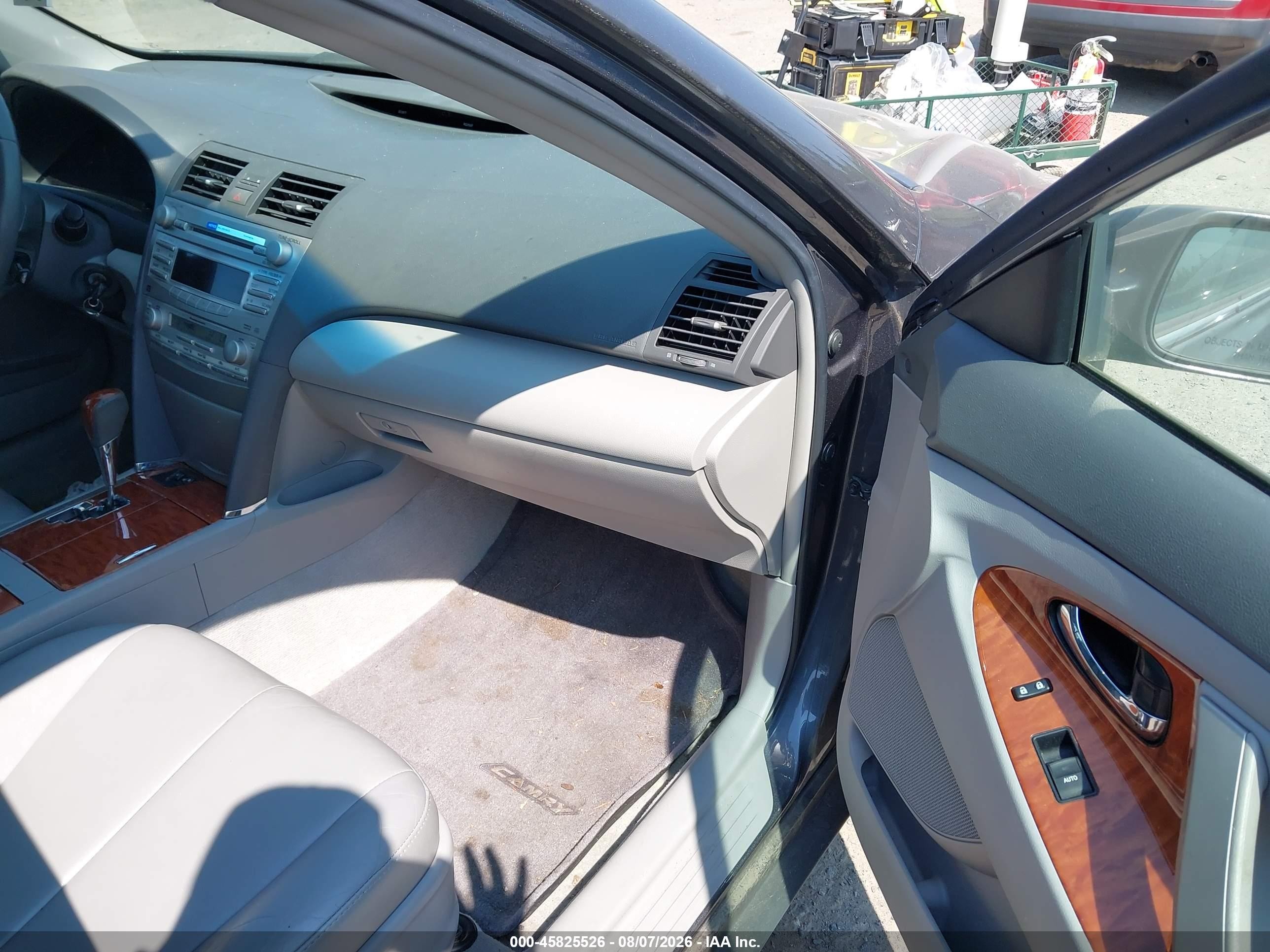 2011 Toyota Camry Xle Silver vin: 4T1BF3EK8BU120168