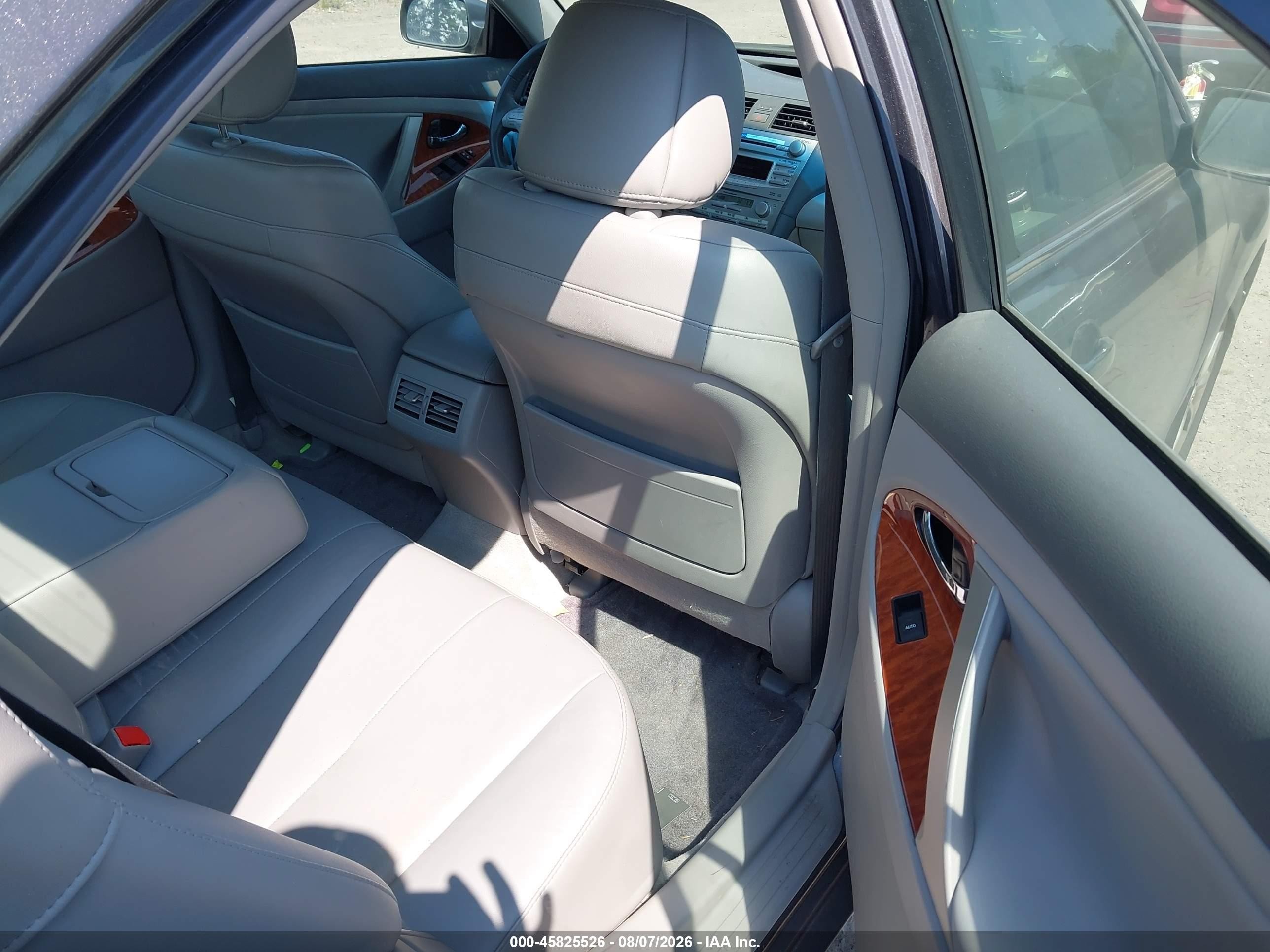 2011 Toyota Camry Xle Silver vin: 4T1BF3EK8BU120168