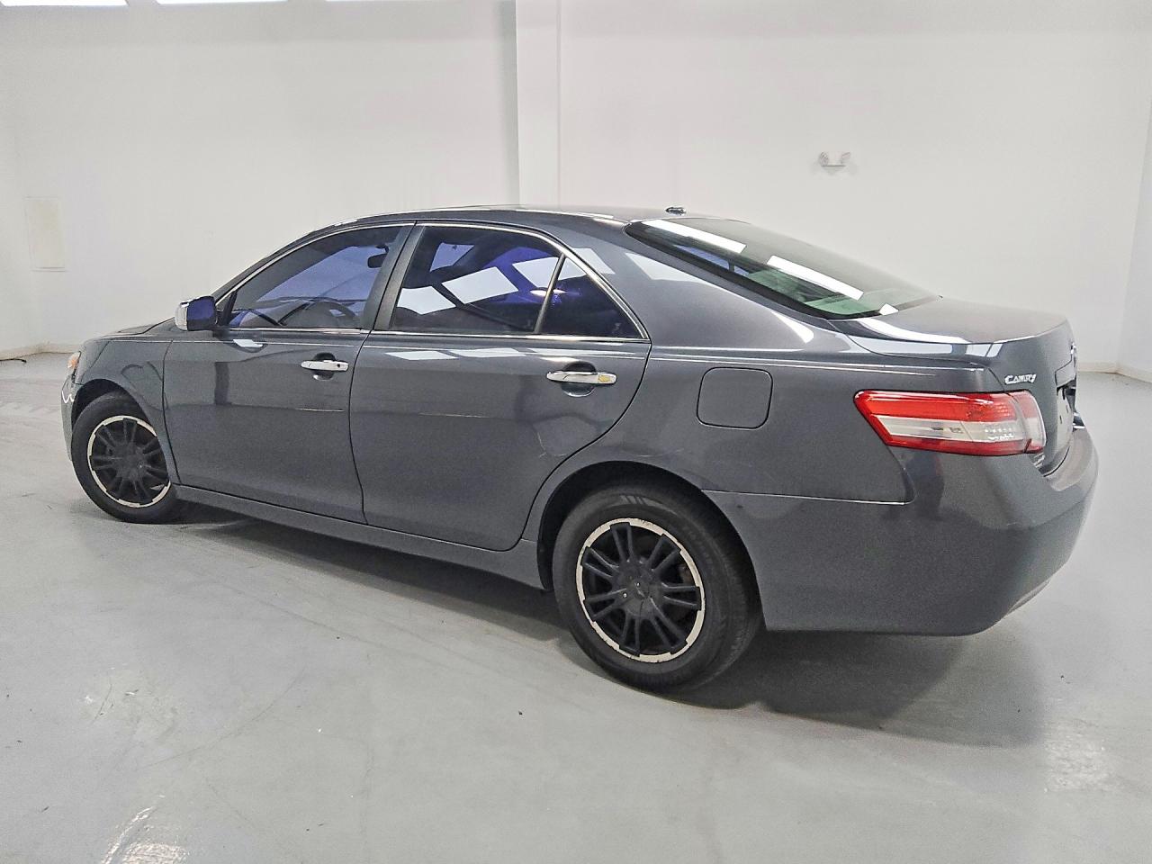 2011 Toyota Camry Le Charcoal vin: 4T1BF3EK8BU123894