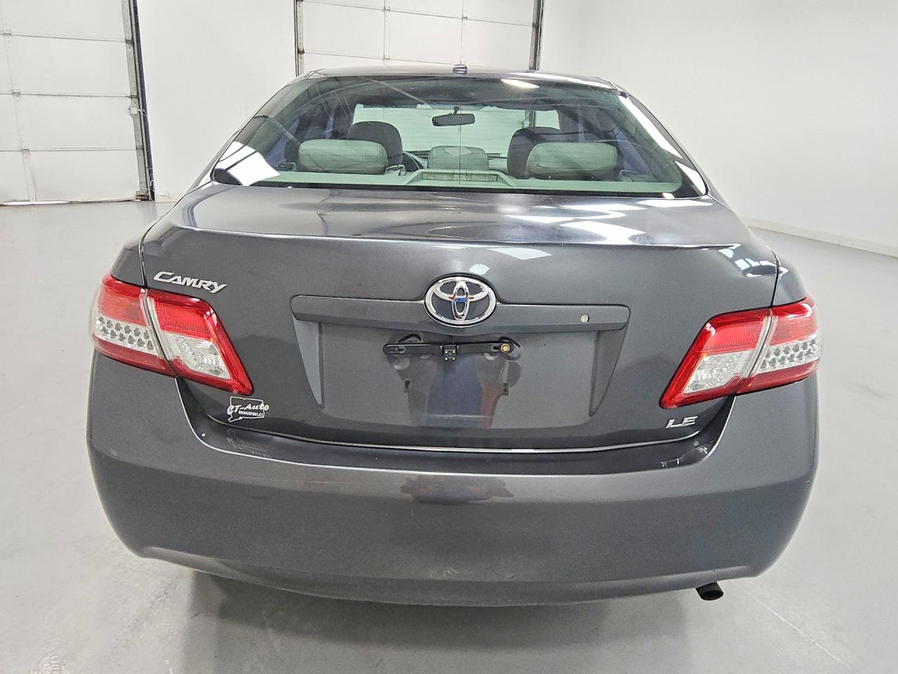 2011 Toyota Camry Le Charcoal vin: 4T1BF3EK8BU123894